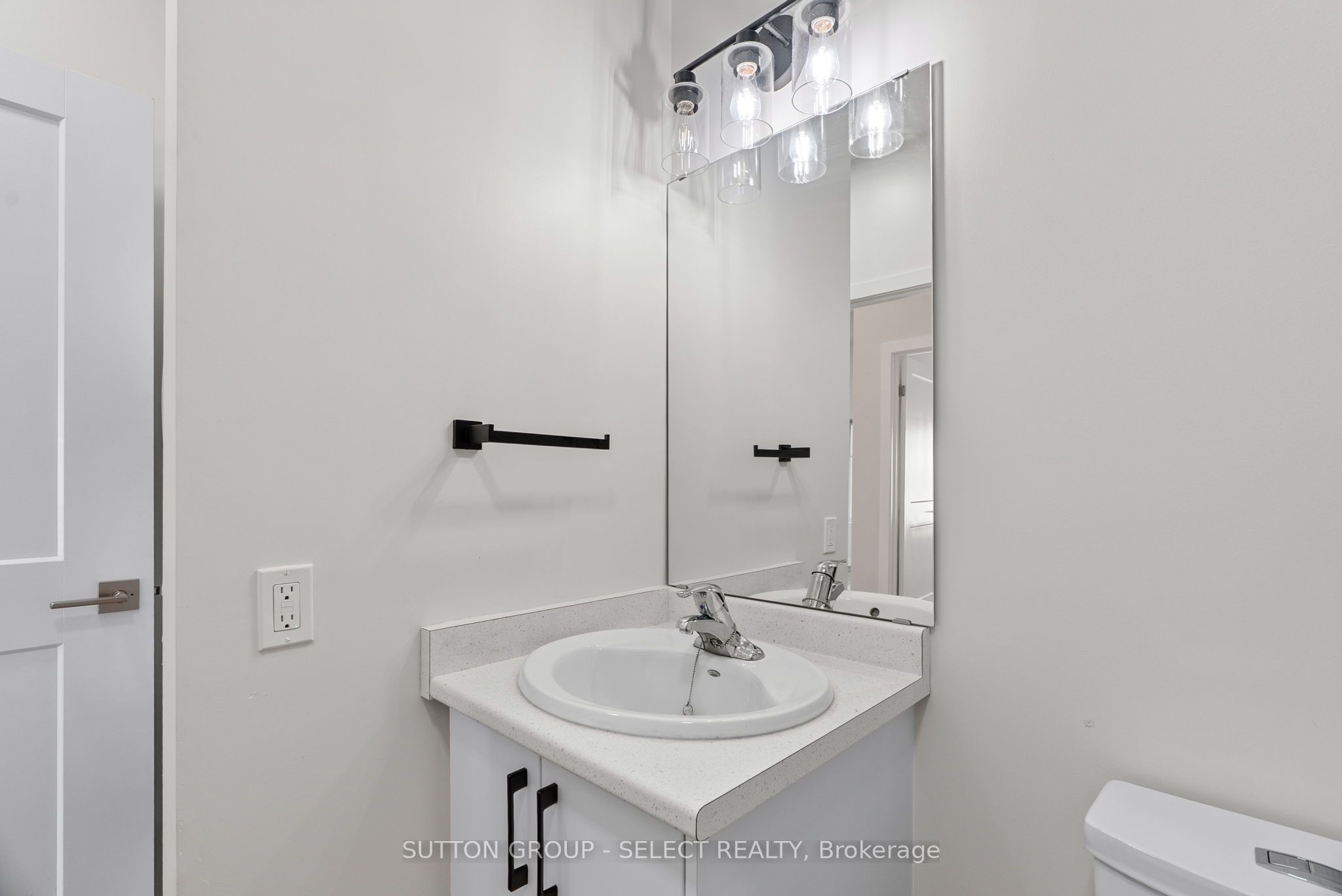 370 William Street Property Photo 27