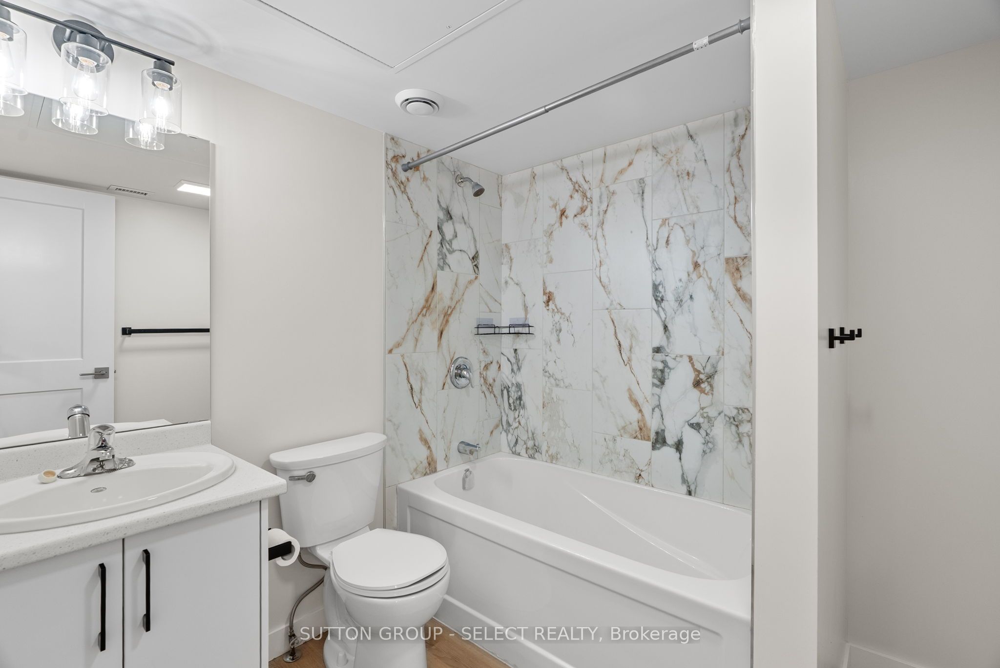370 William Street Property Photo 29