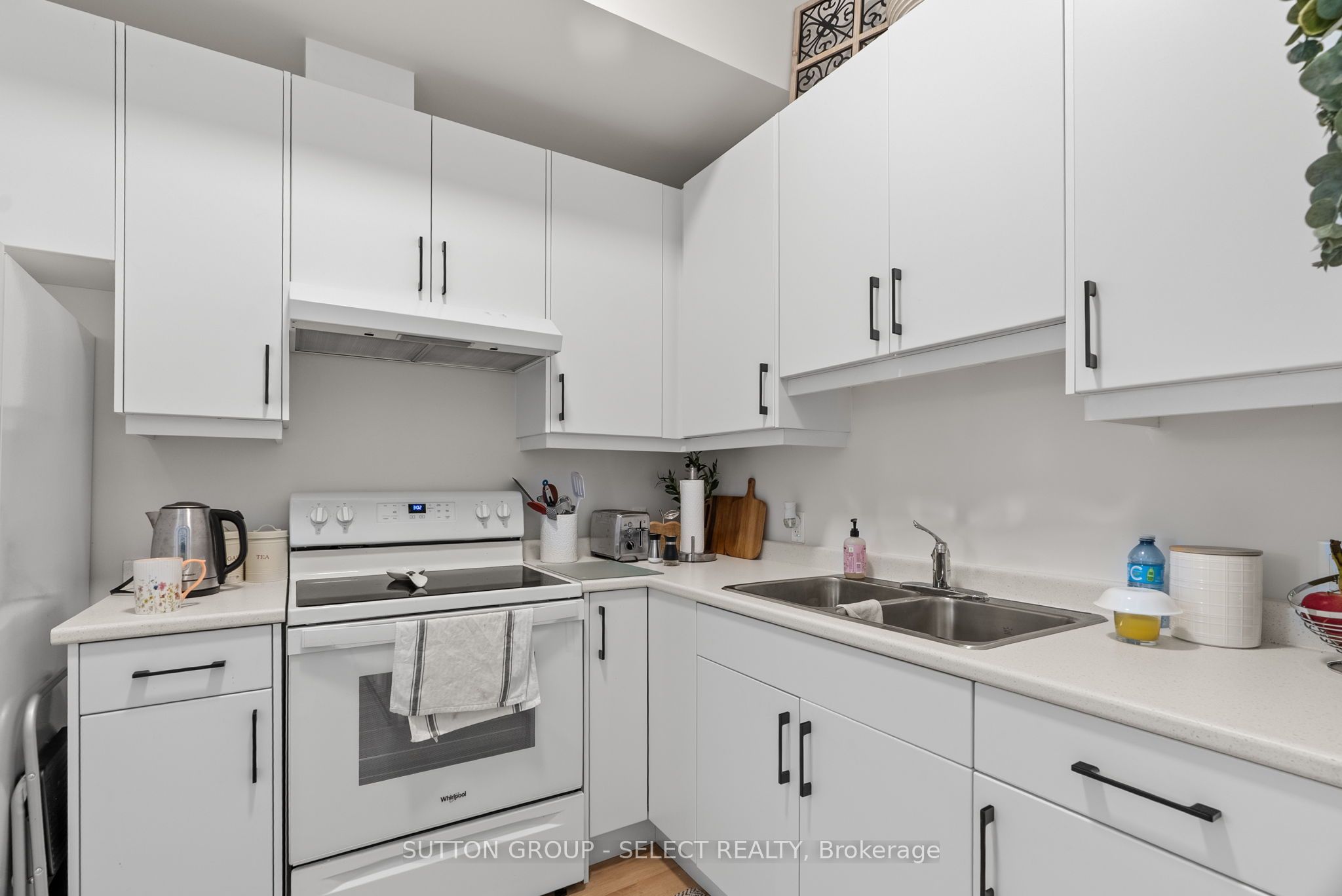 370 William Street Property Photo 37
