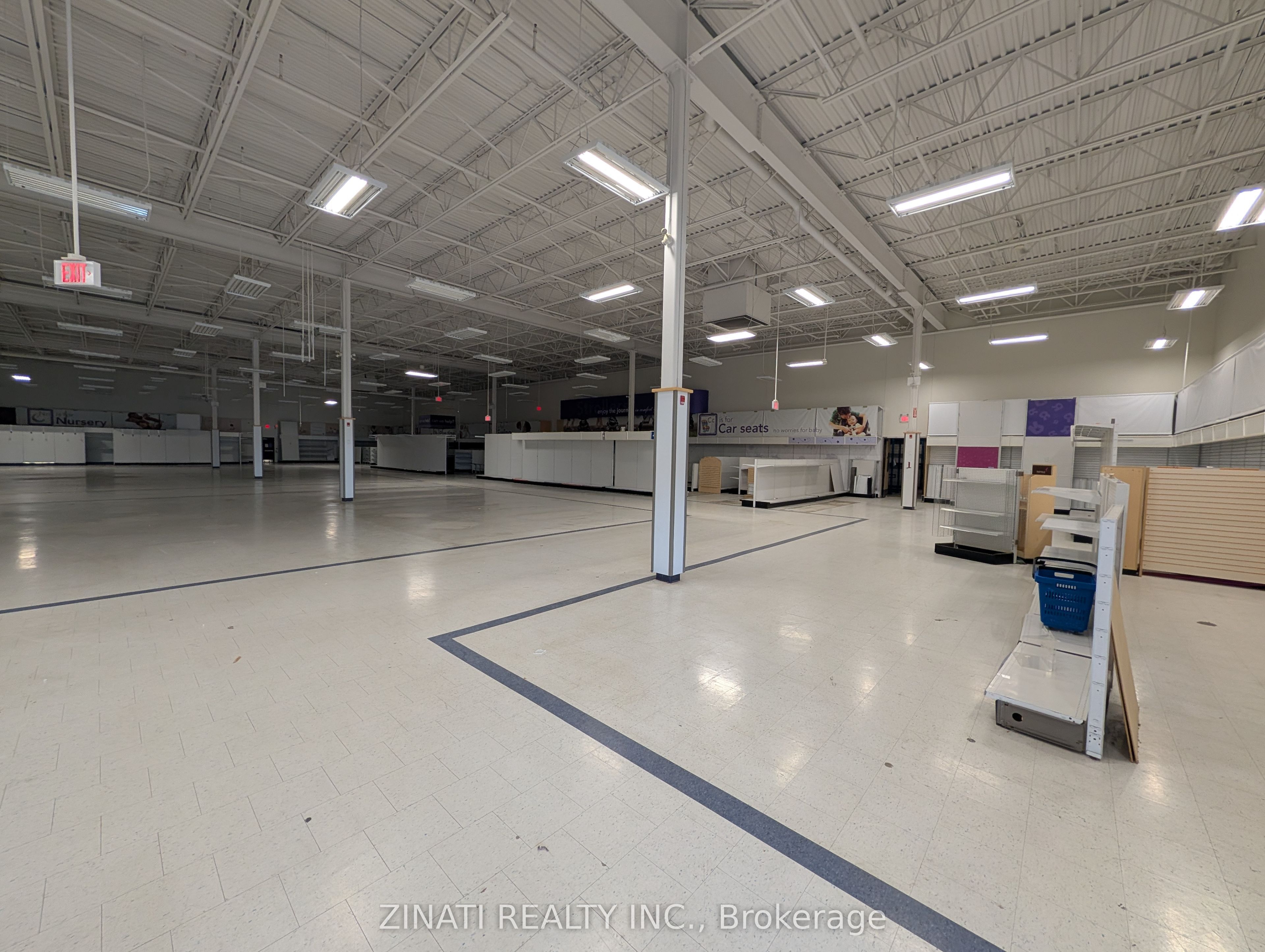 3742 Innes Road Property Photo 4
