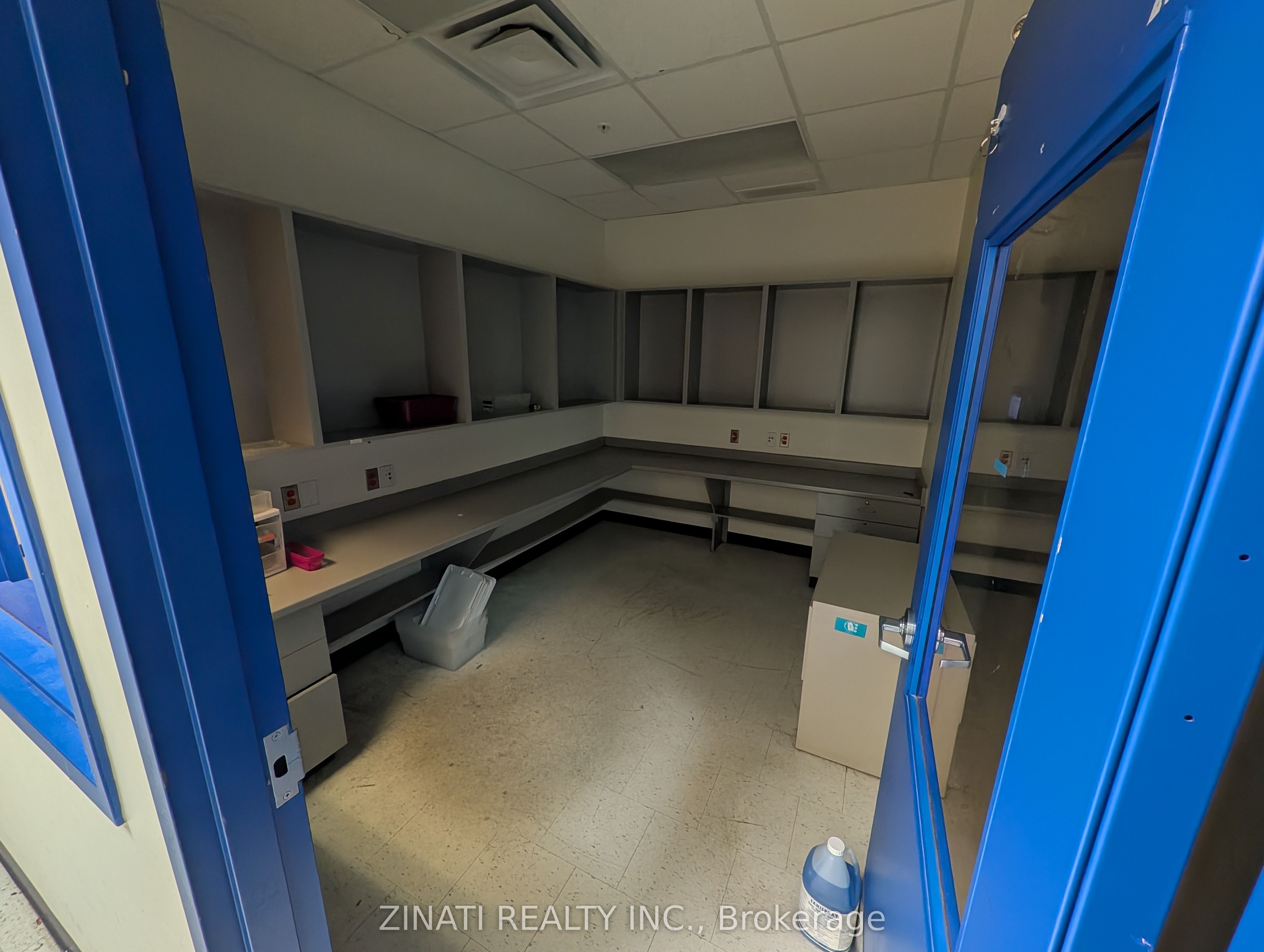 3742 Innes Road Property Photo 6