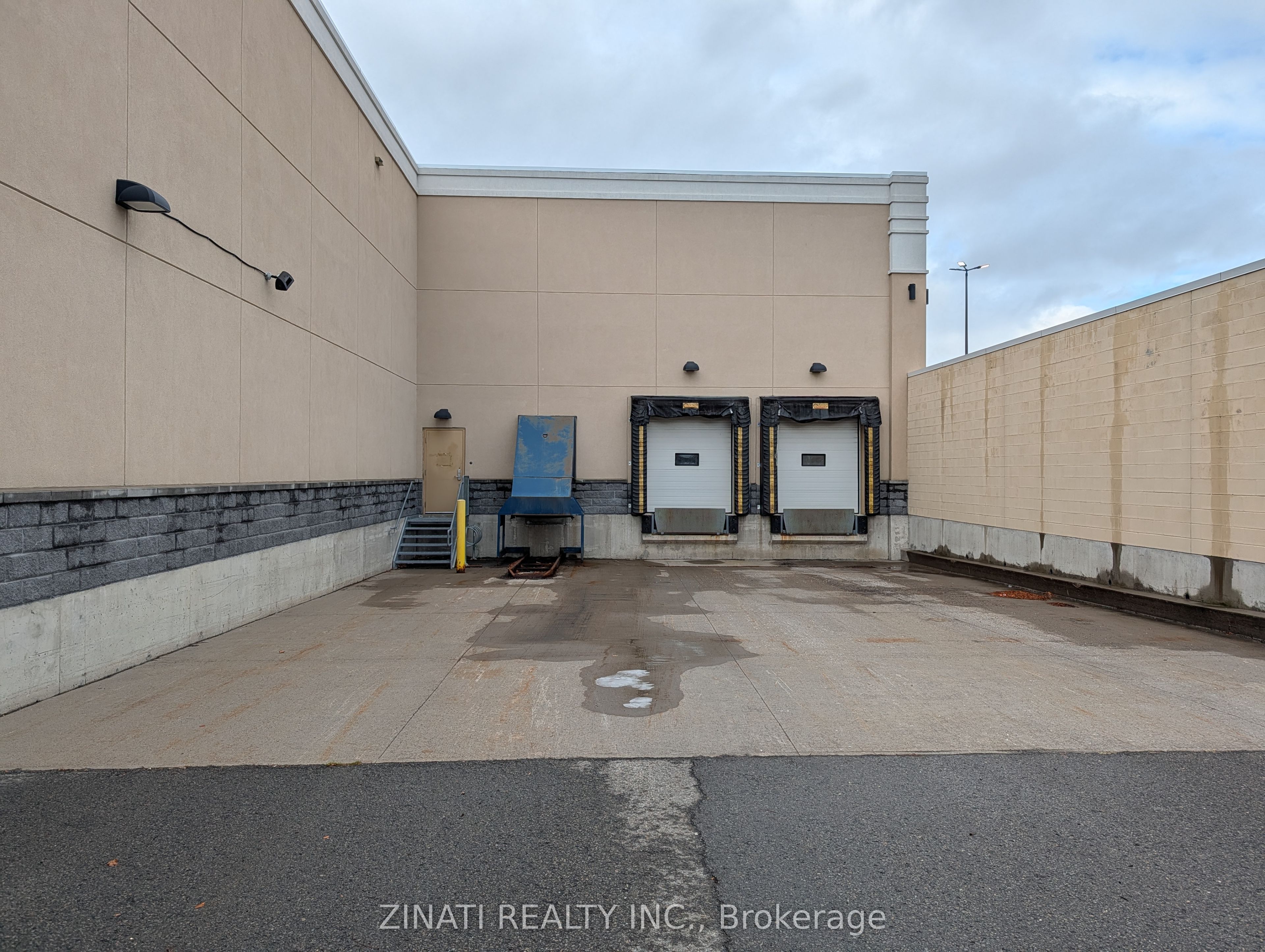 3742 Innes Road Property Photo 22