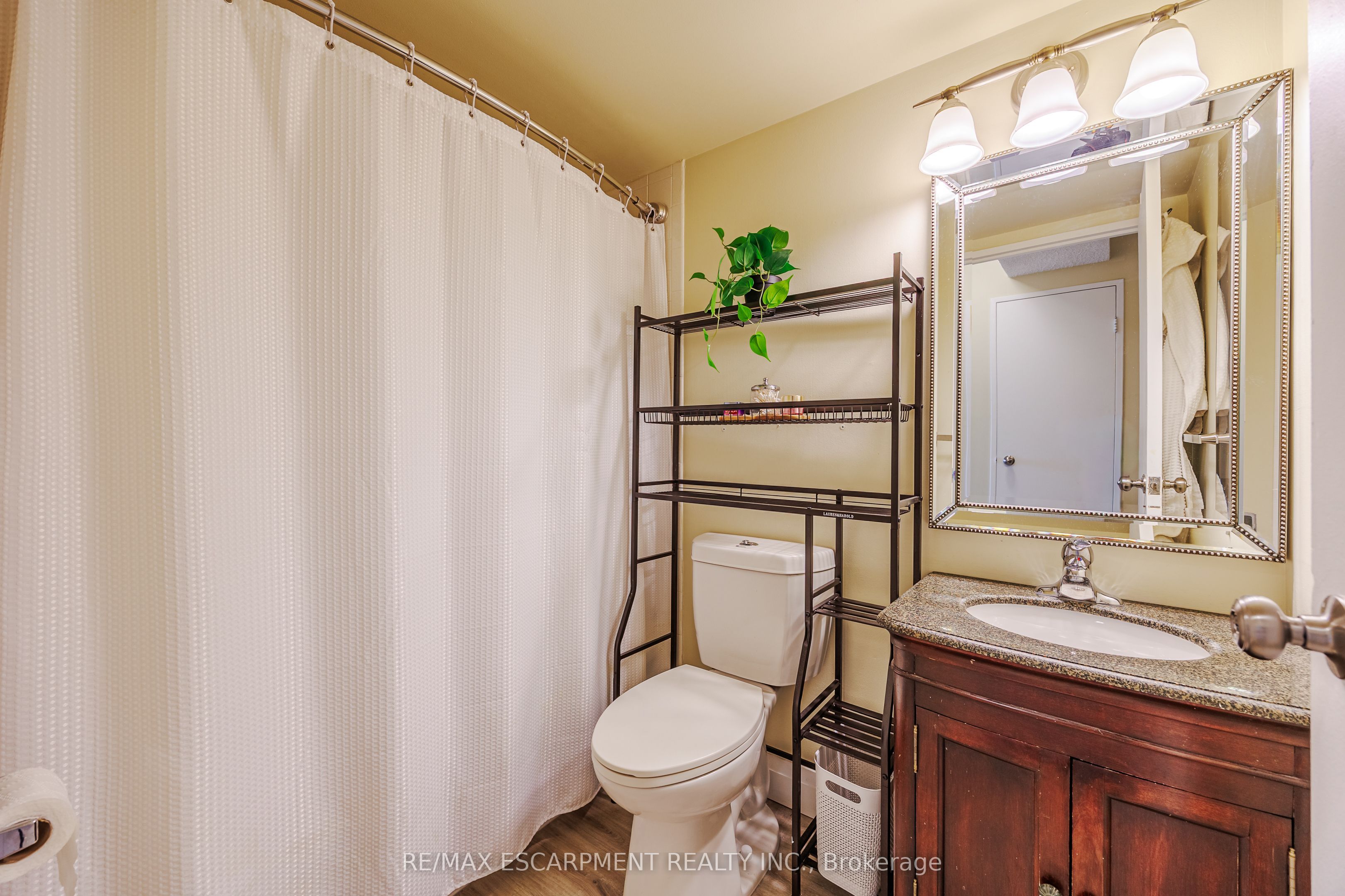 150 Charlton Avenue E 2604 Property Photo 12