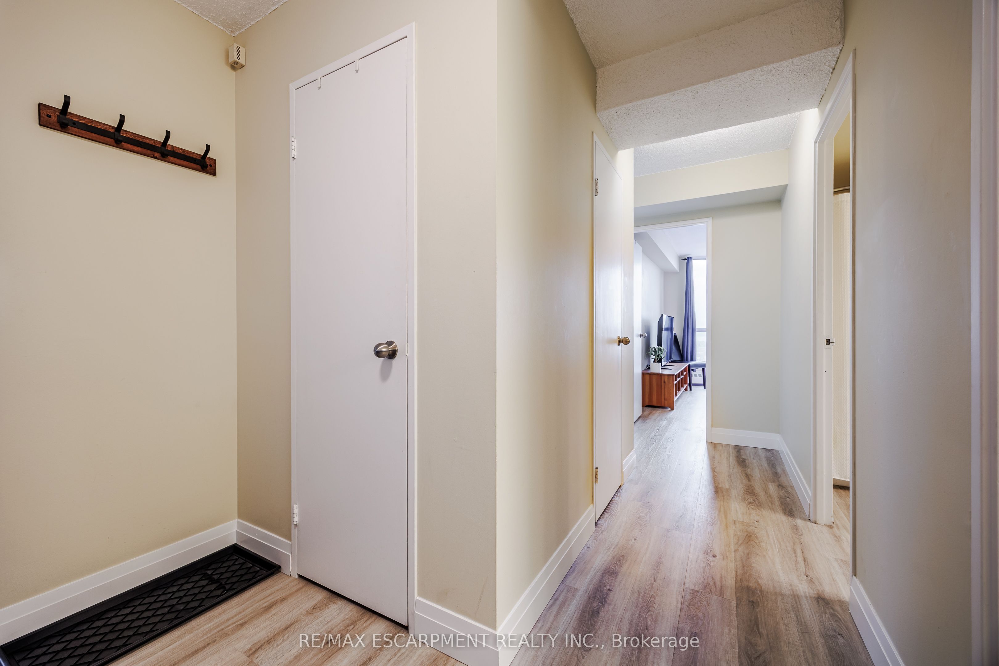 150 Charlton Avenue E 2604 Property Photo 15