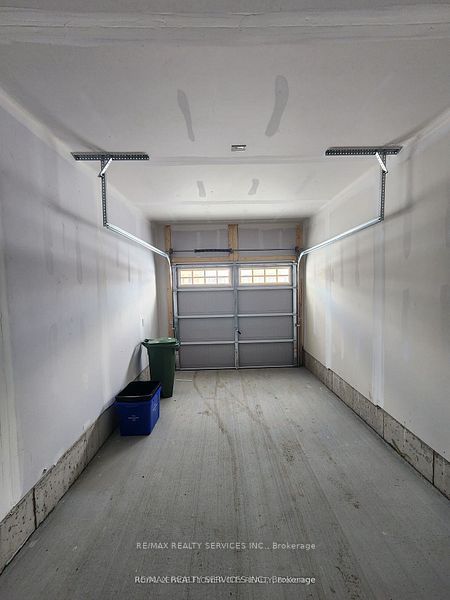 726 Rouncey Road Property Photo 1