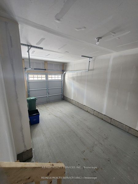 726 Rouncey Road Property Photo 2