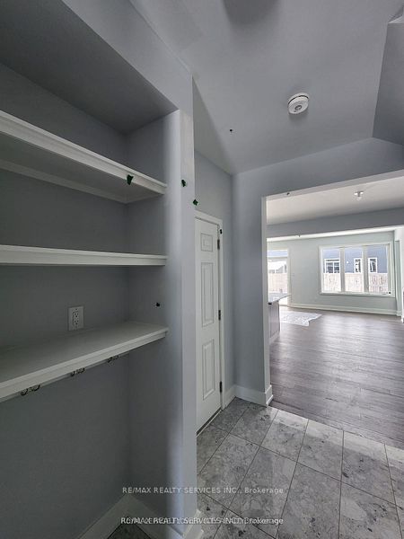 726 Rouncey Road Property Photo 7
