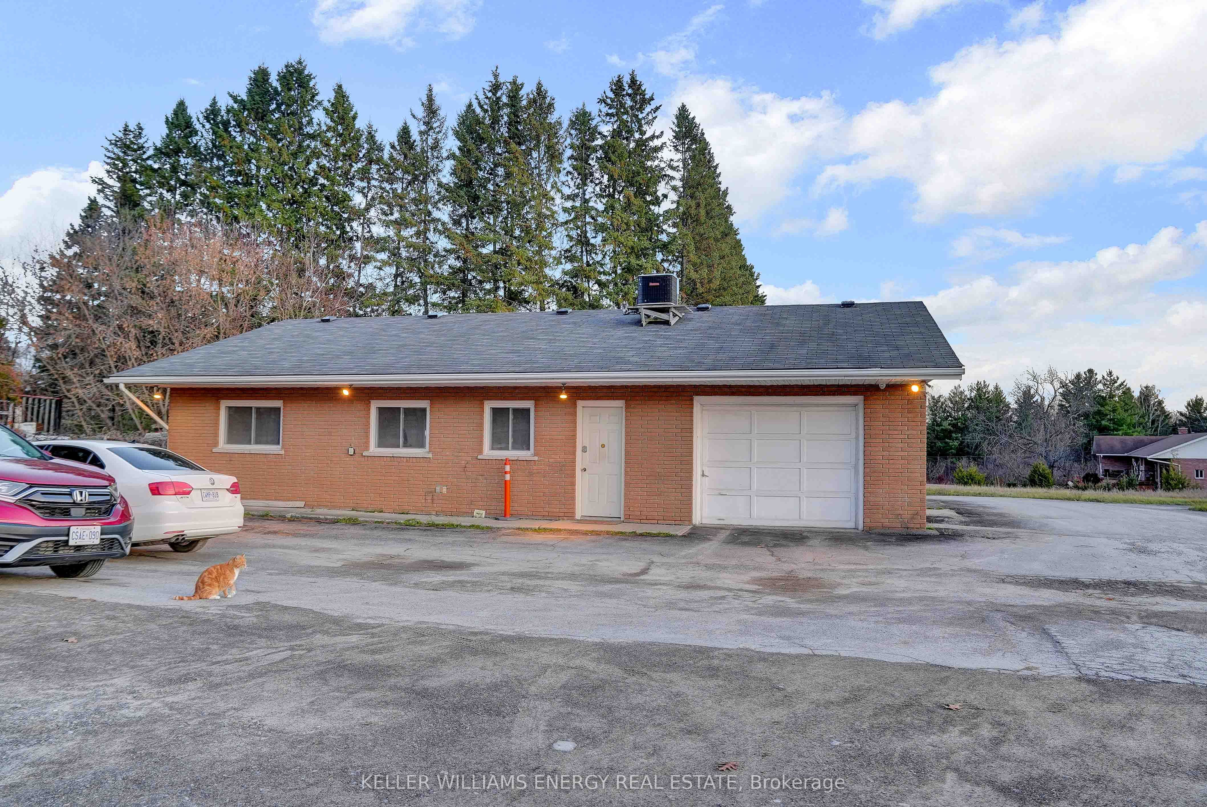 X12572622 Property Photo 6