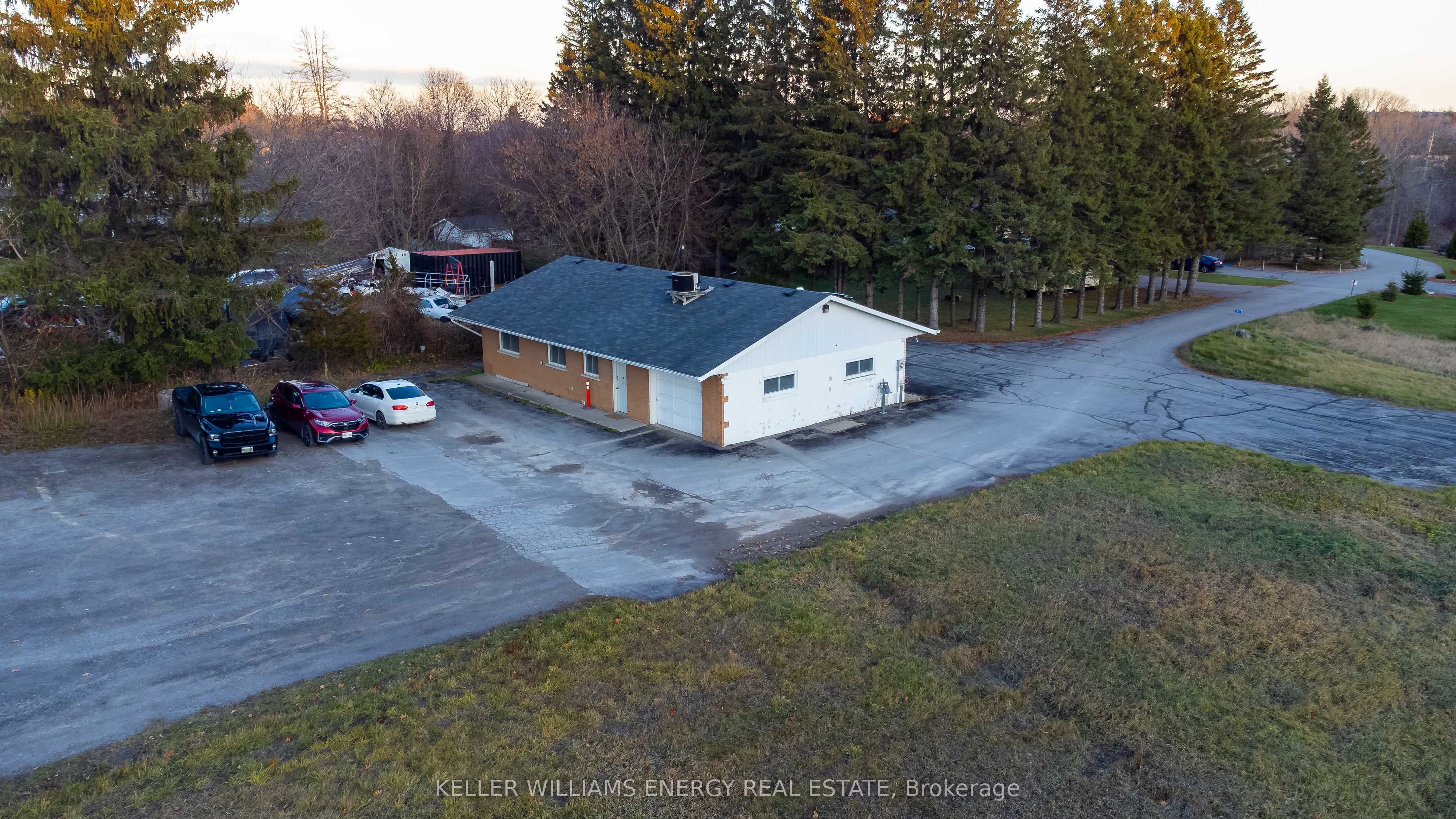 X12572622 Property Photo 15