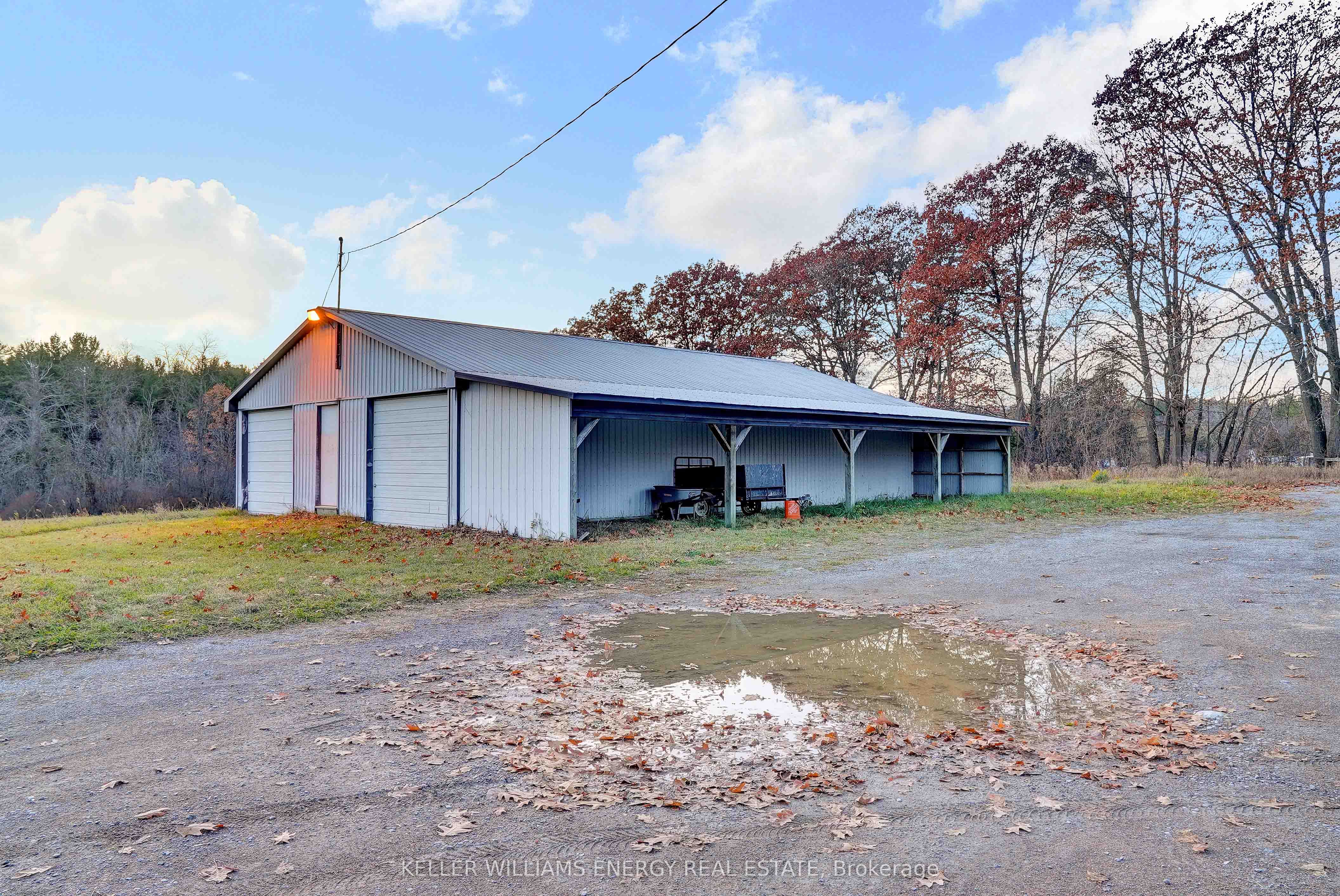 X12572622 Property Photo 21