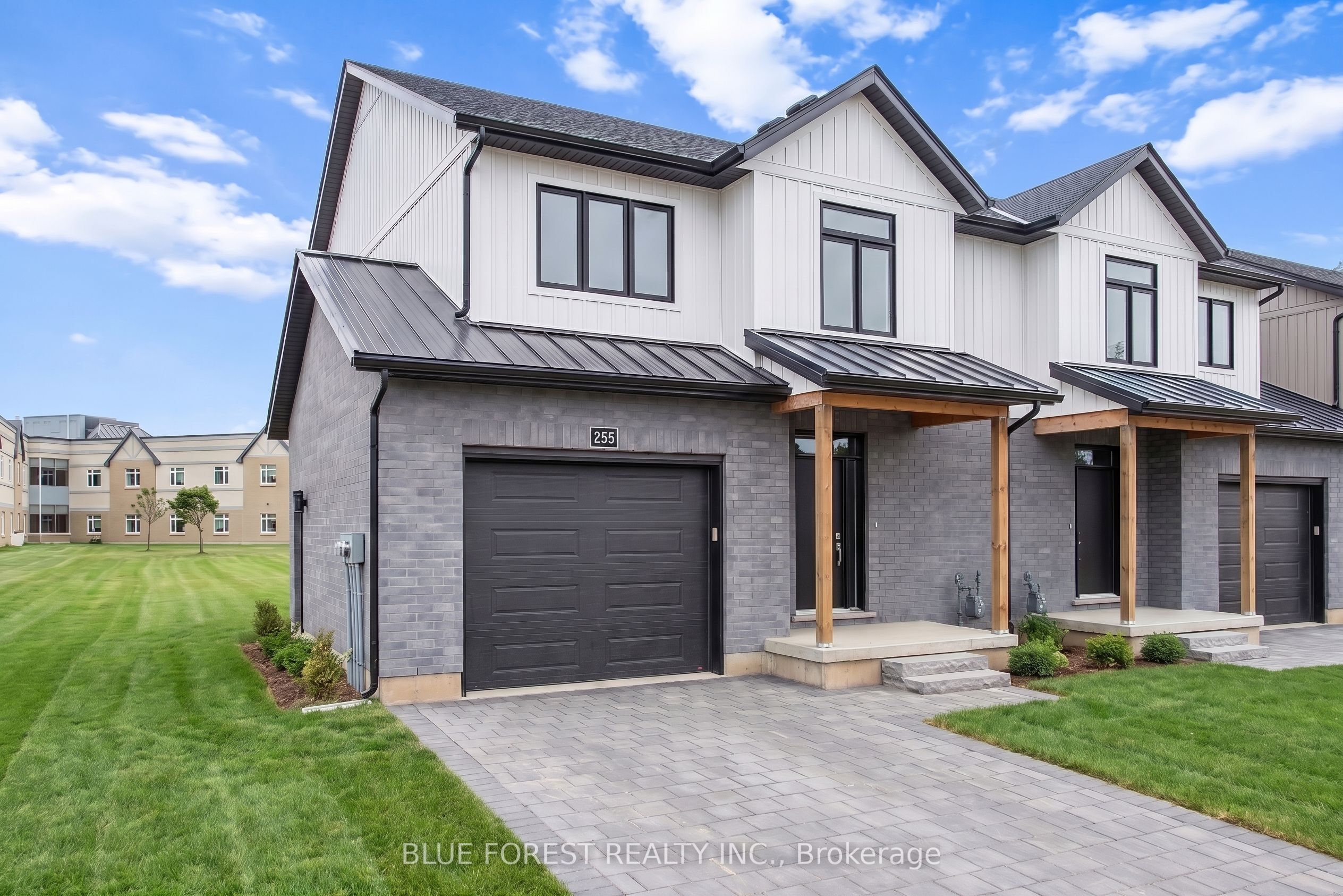 245 Mctavish Street Property Photo 1