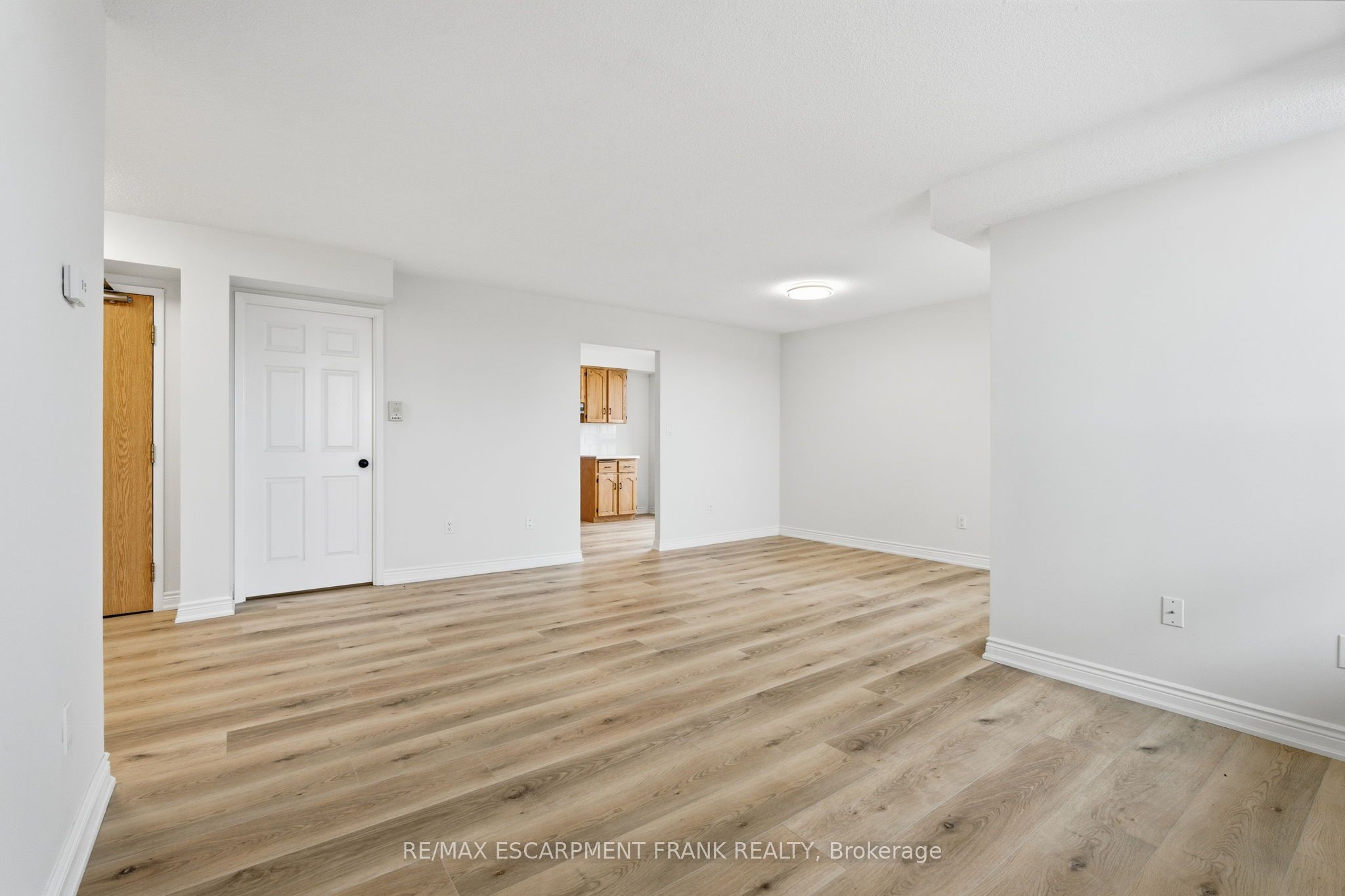 432 Main Street E 902 Property Photo 14