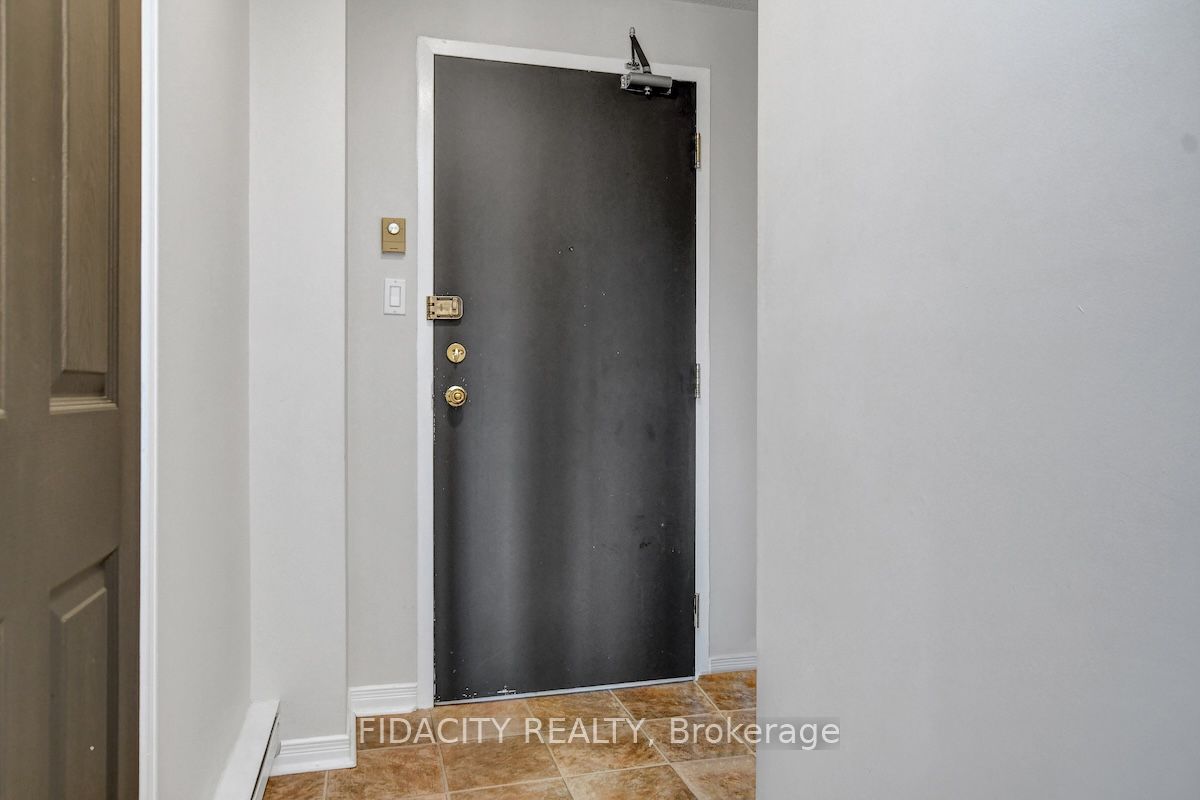 1490 Heron Road 309 Property Photo 4