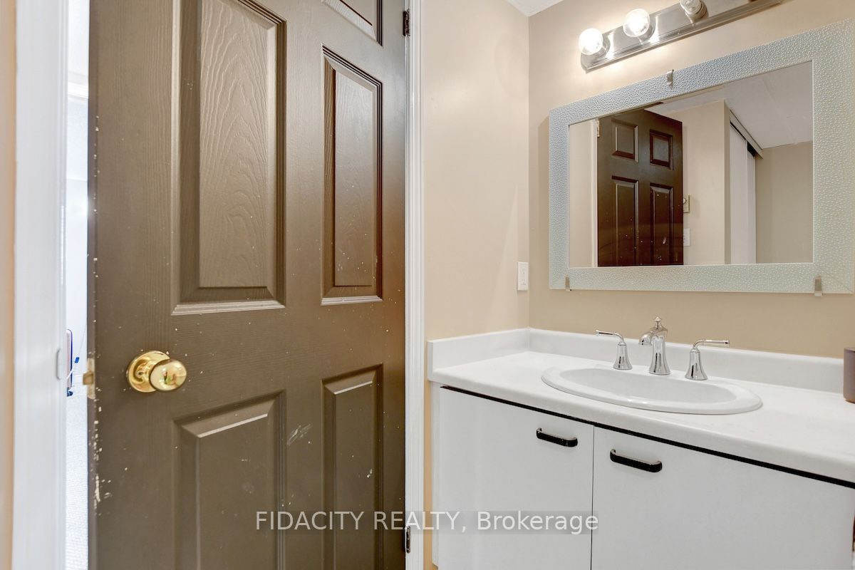 1490 Heron Road 309 Property Photo 15