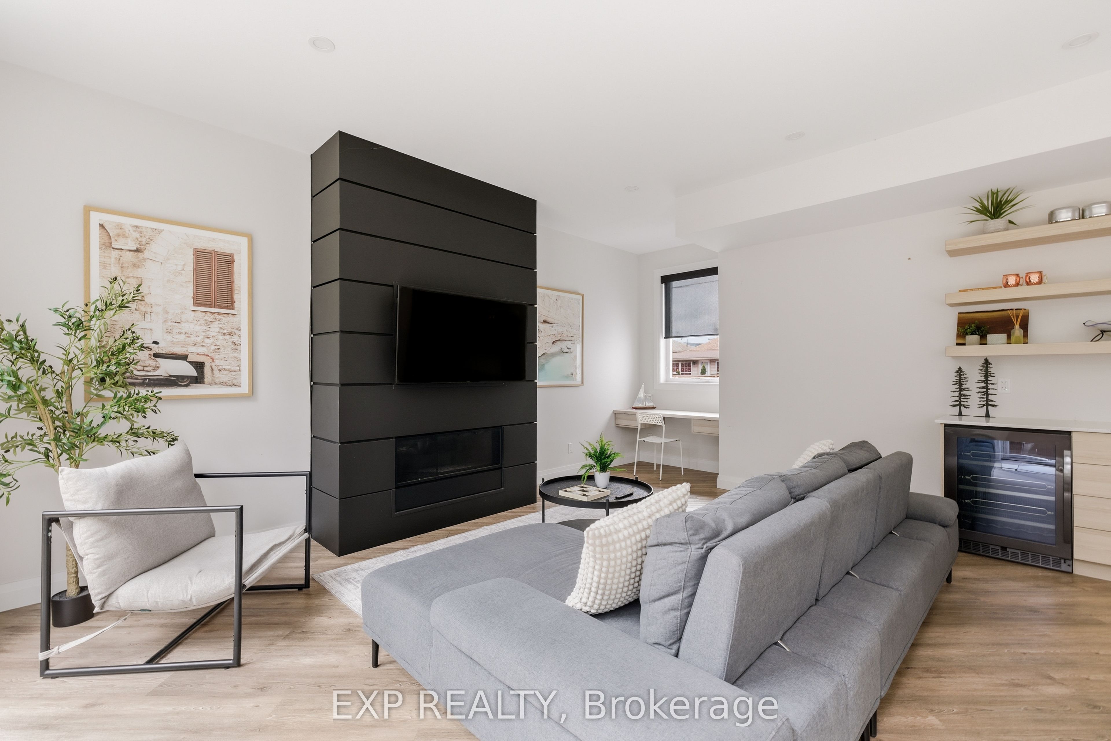 26 Huron Street Property Photo 14