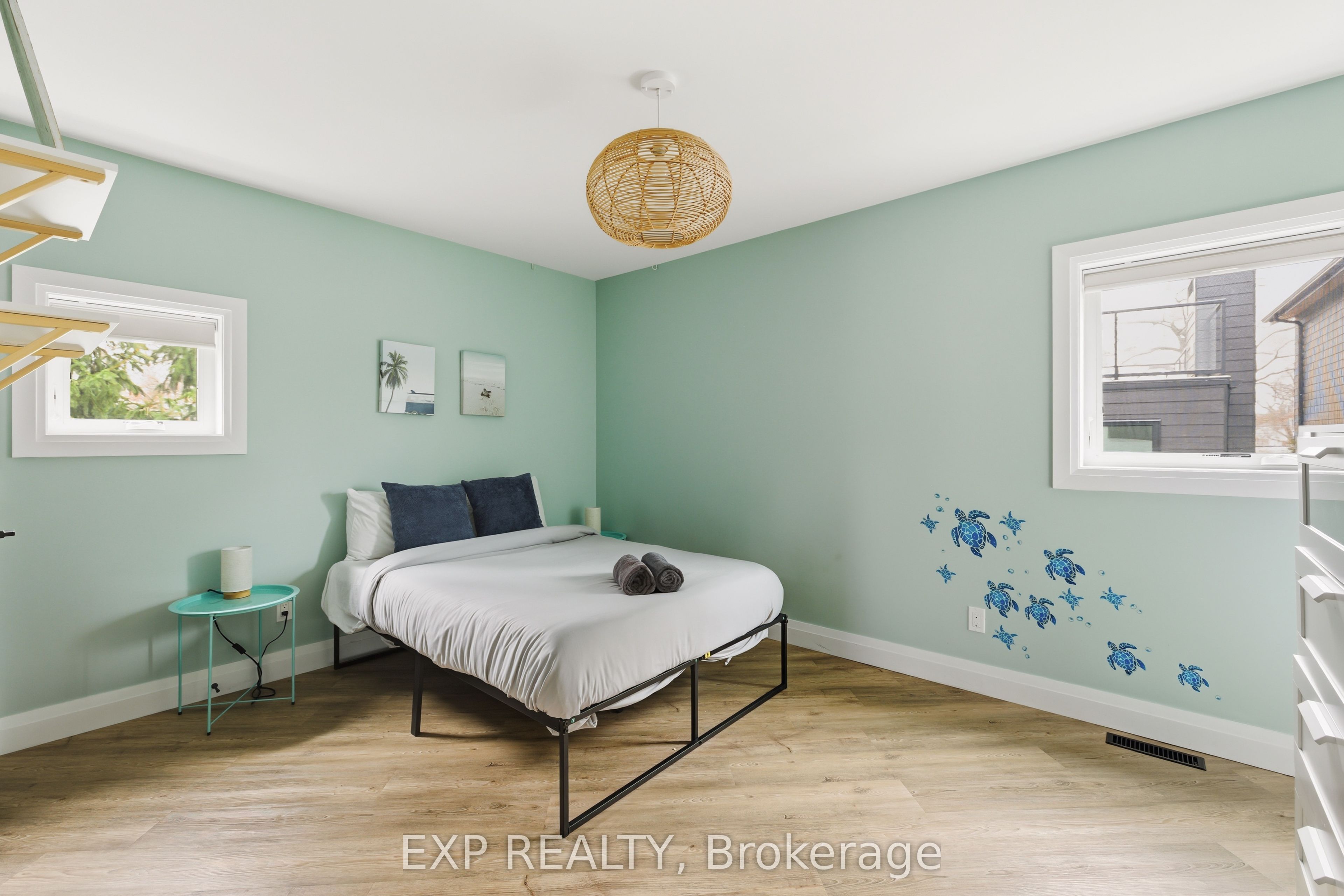 26 Huron Street Property Photo 19