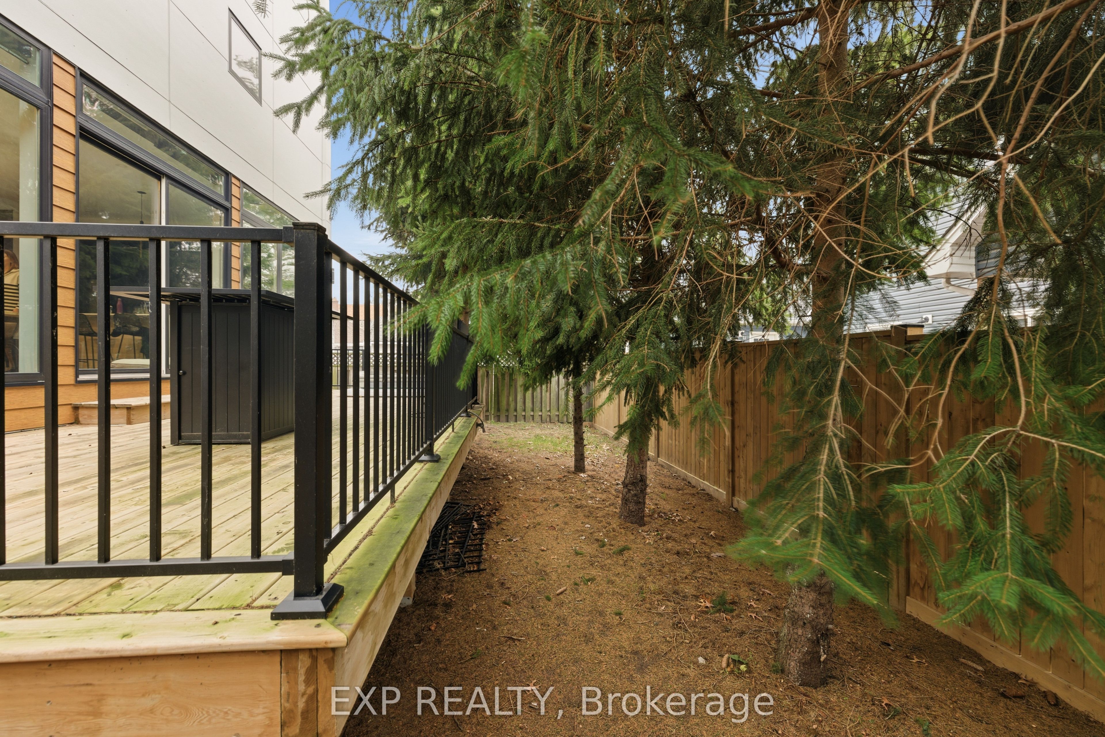 26 Huron Street Property Photo 32