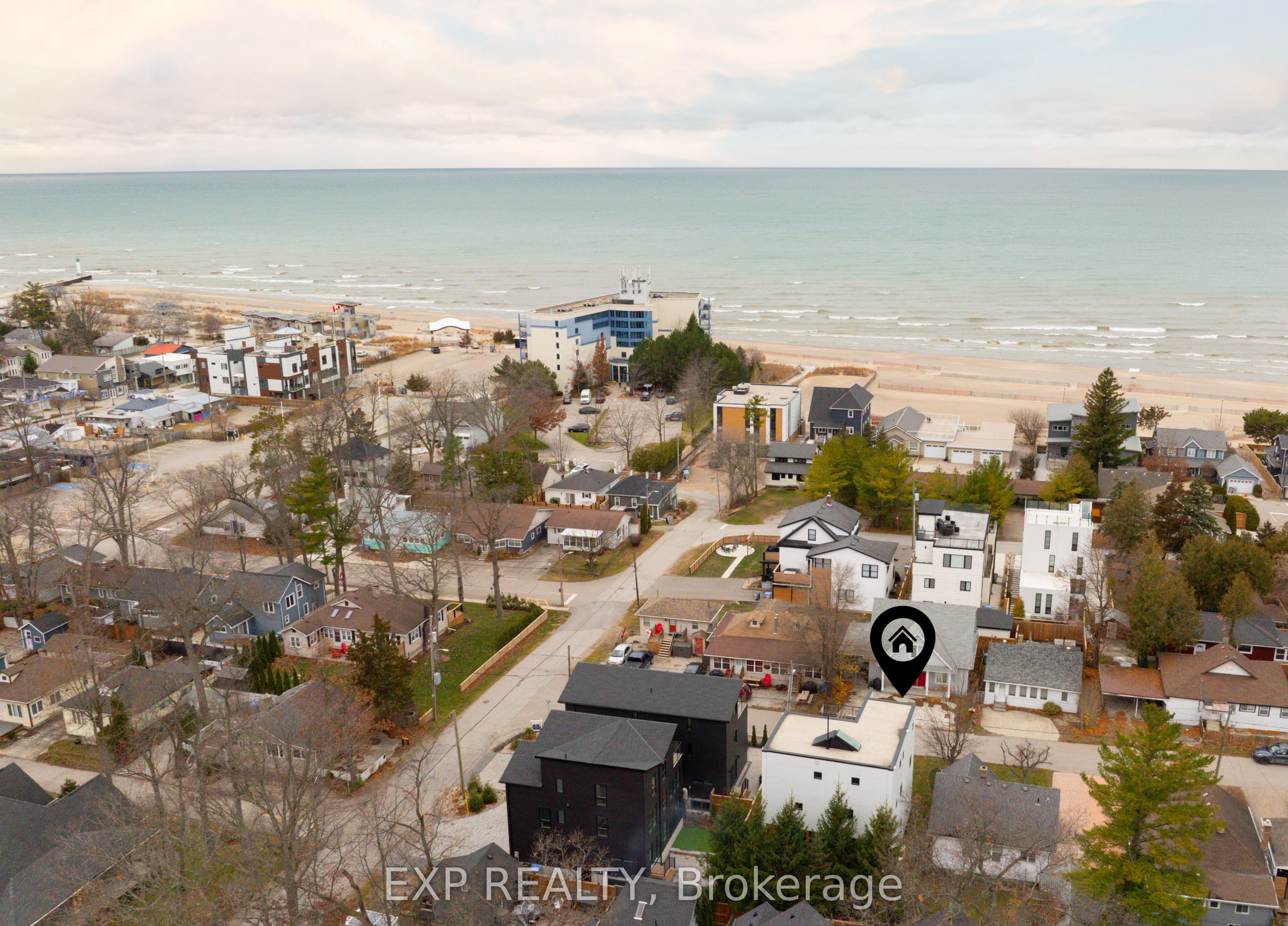 26 Huron Street Property Photo 34