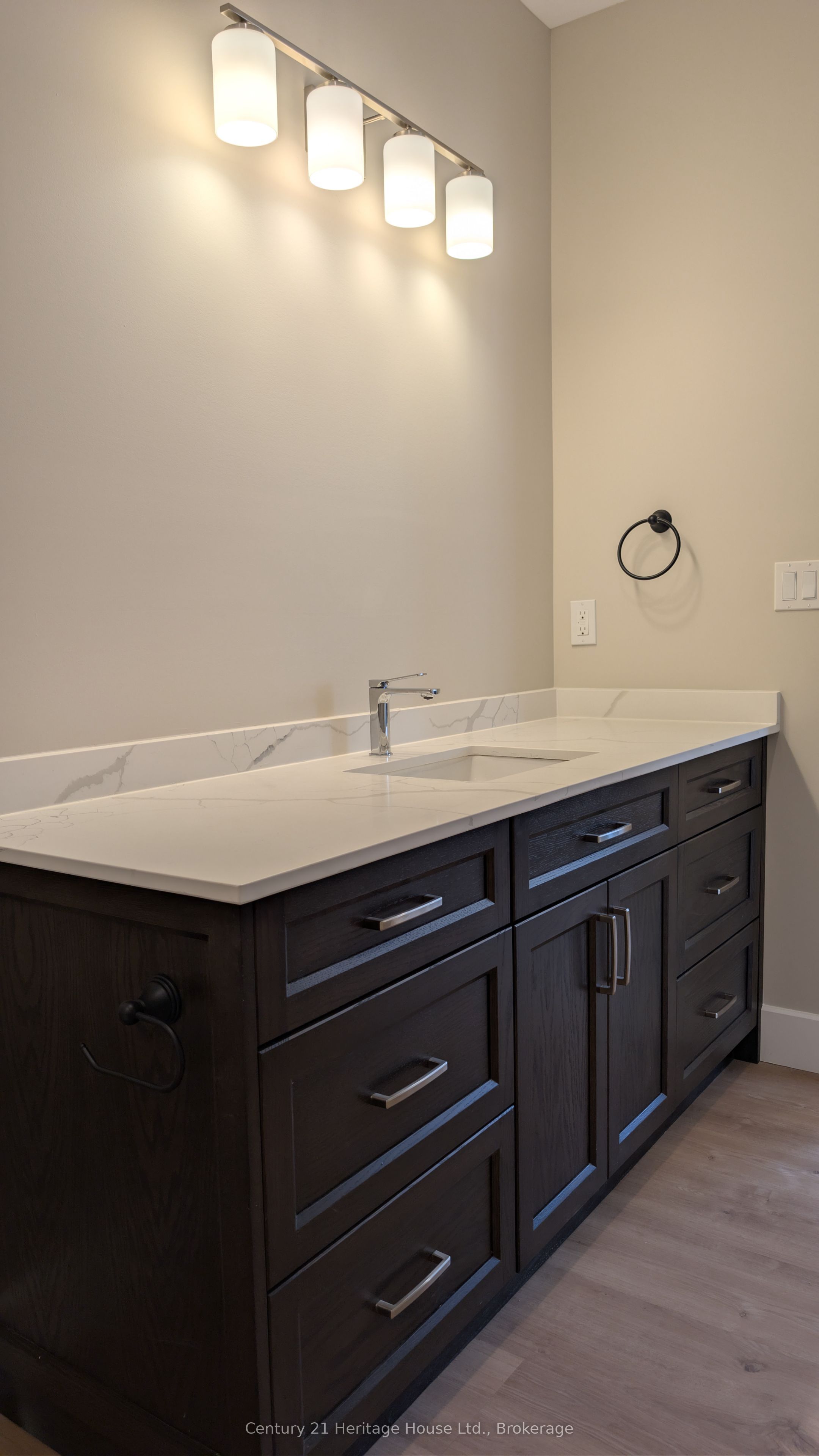 329 Arthur Street Property Photo 6