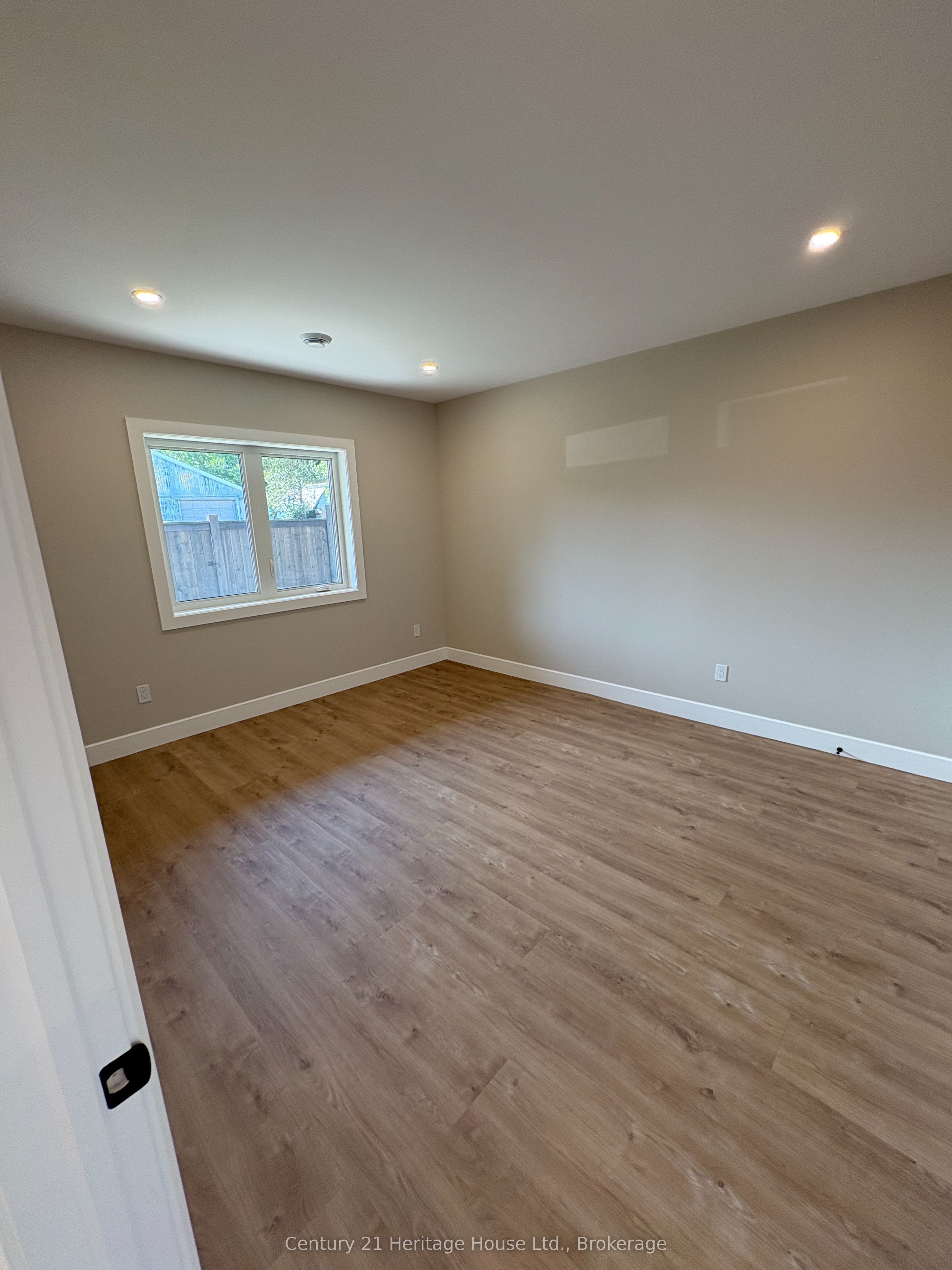 323 Arthur Street Unit B Property Photo 10