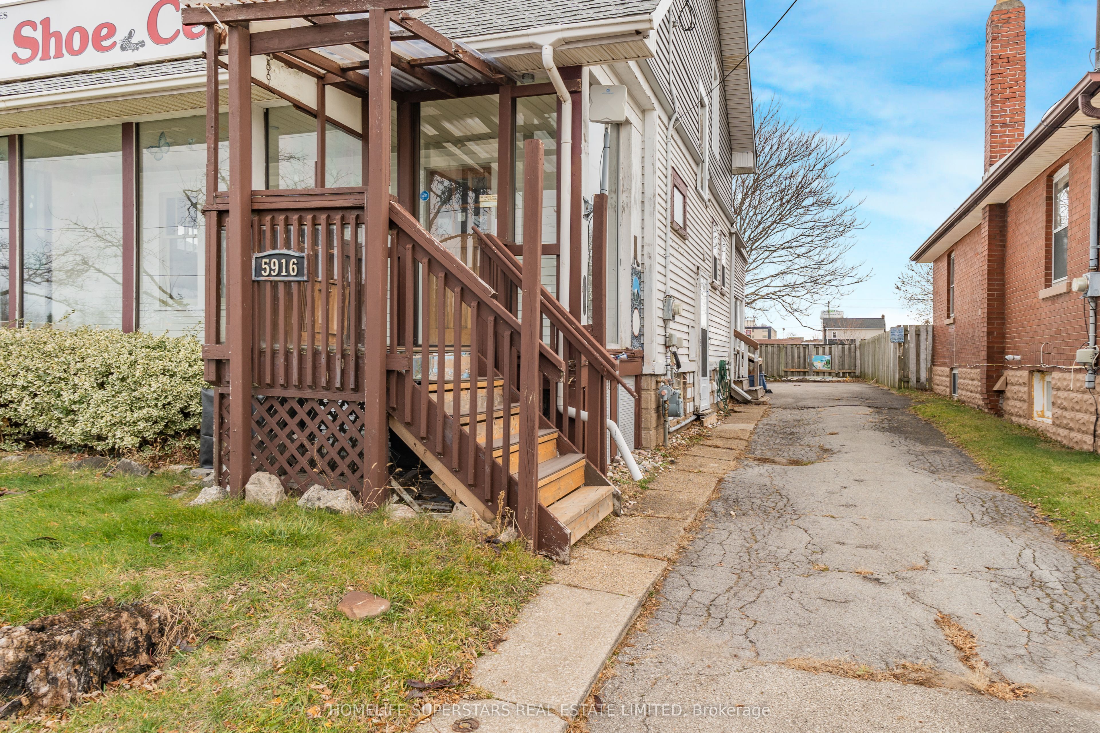 5916 Carlton Avenue Property Photo 6
