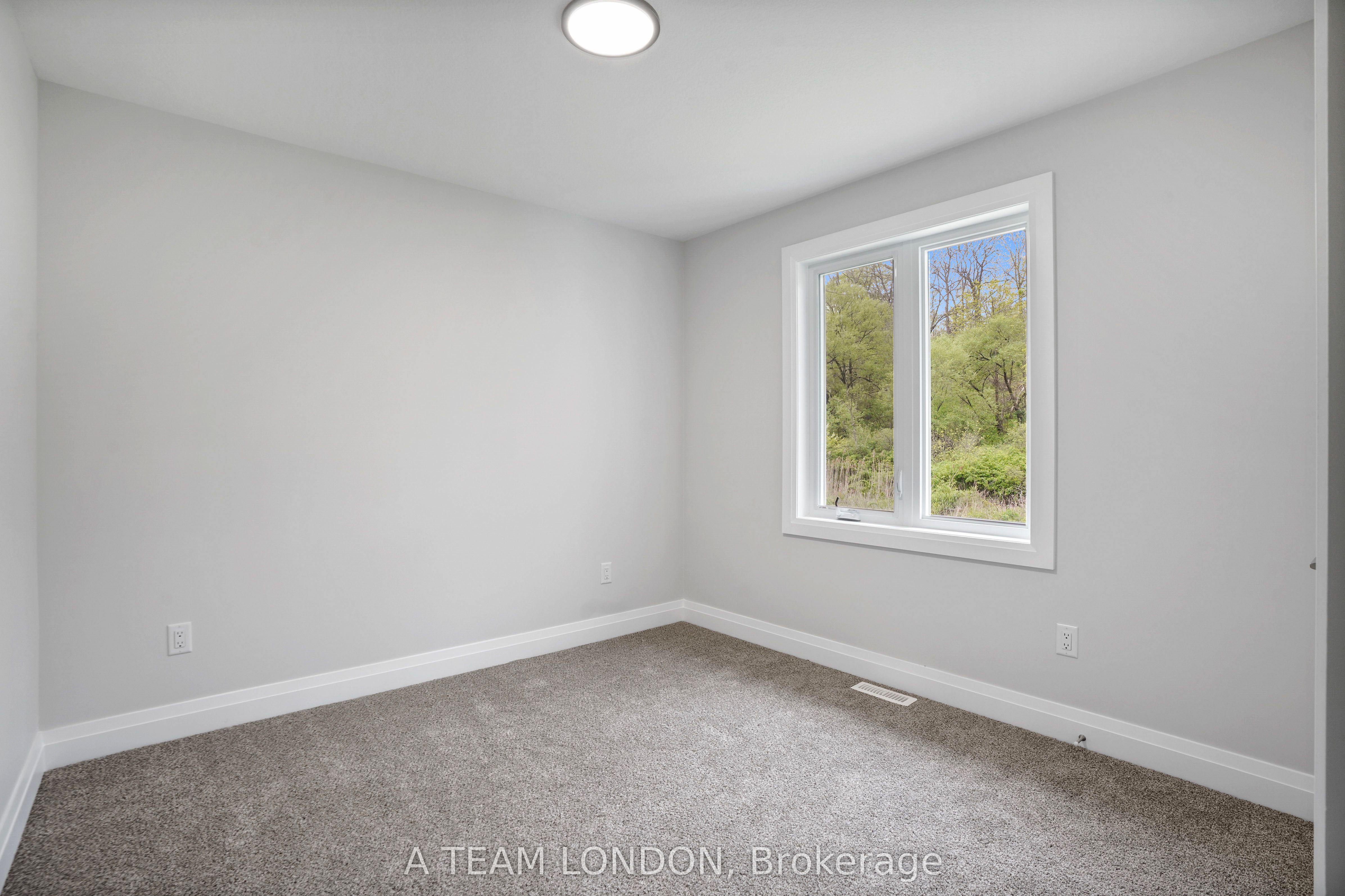 72 The Promenade Property Photo 31
