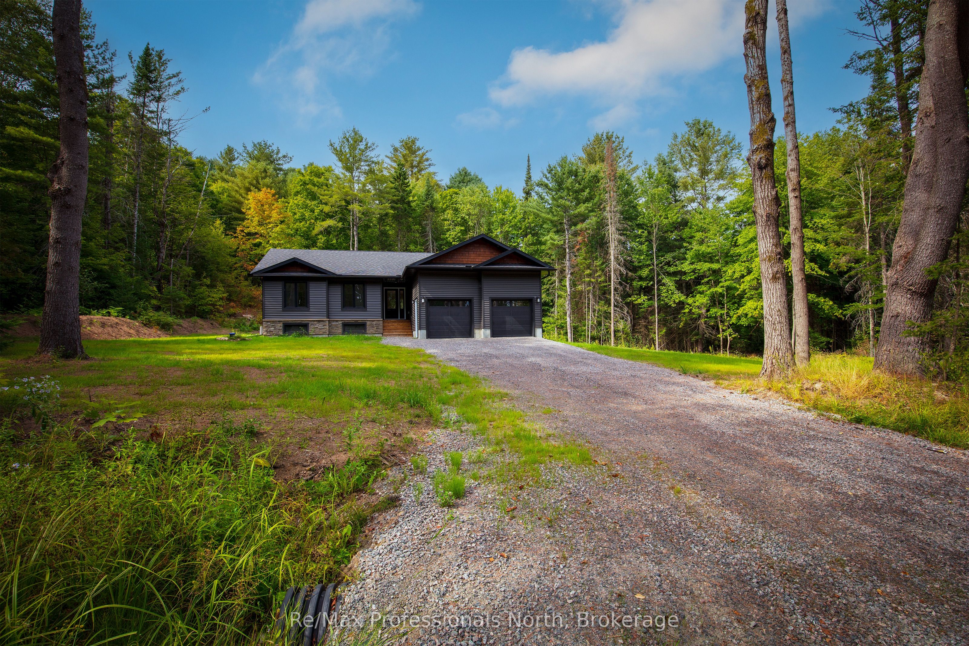 260 Stephenson 2 Road W Property Photo 1
