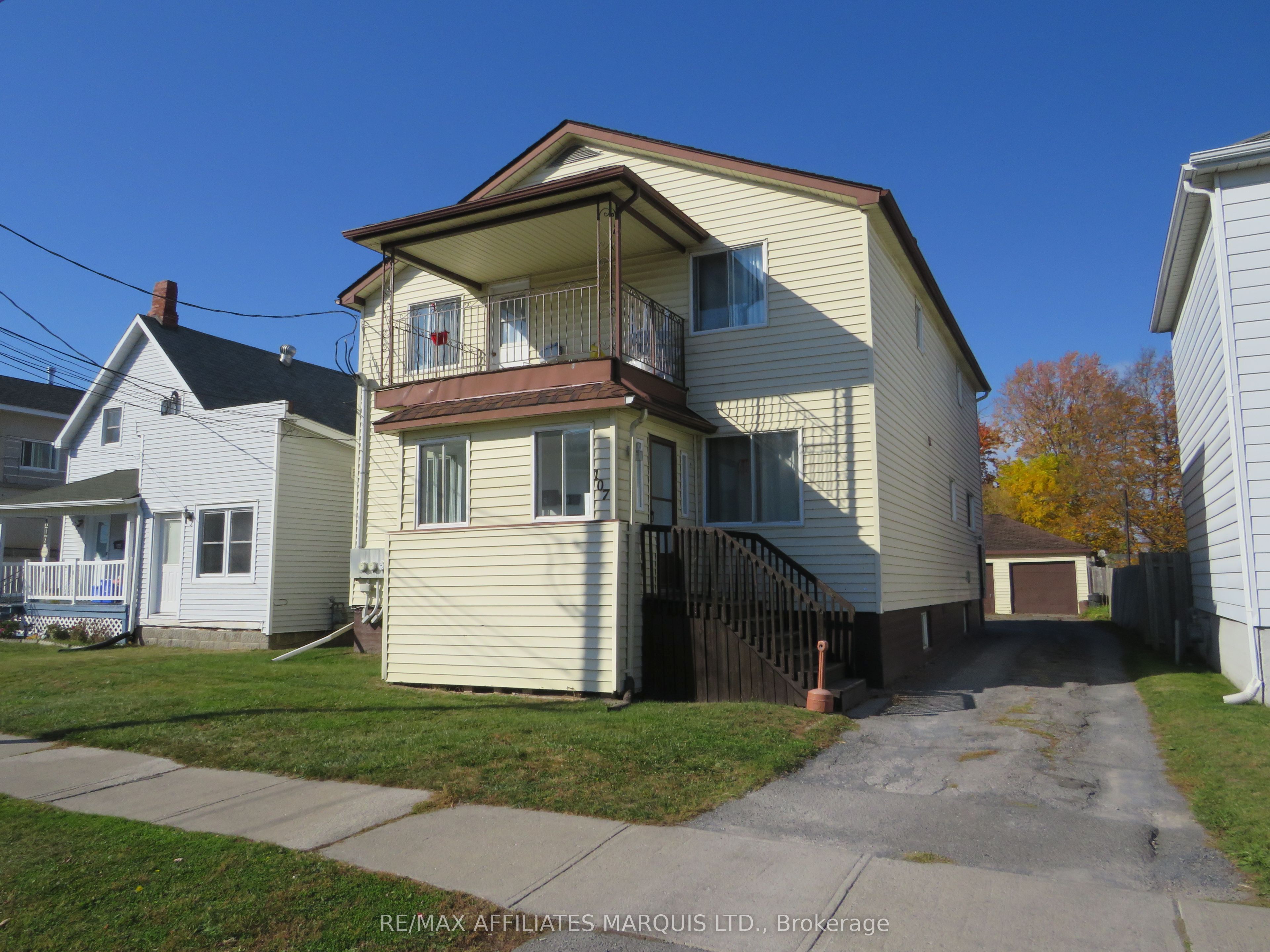 107 Seventh Street W Property Photo 2