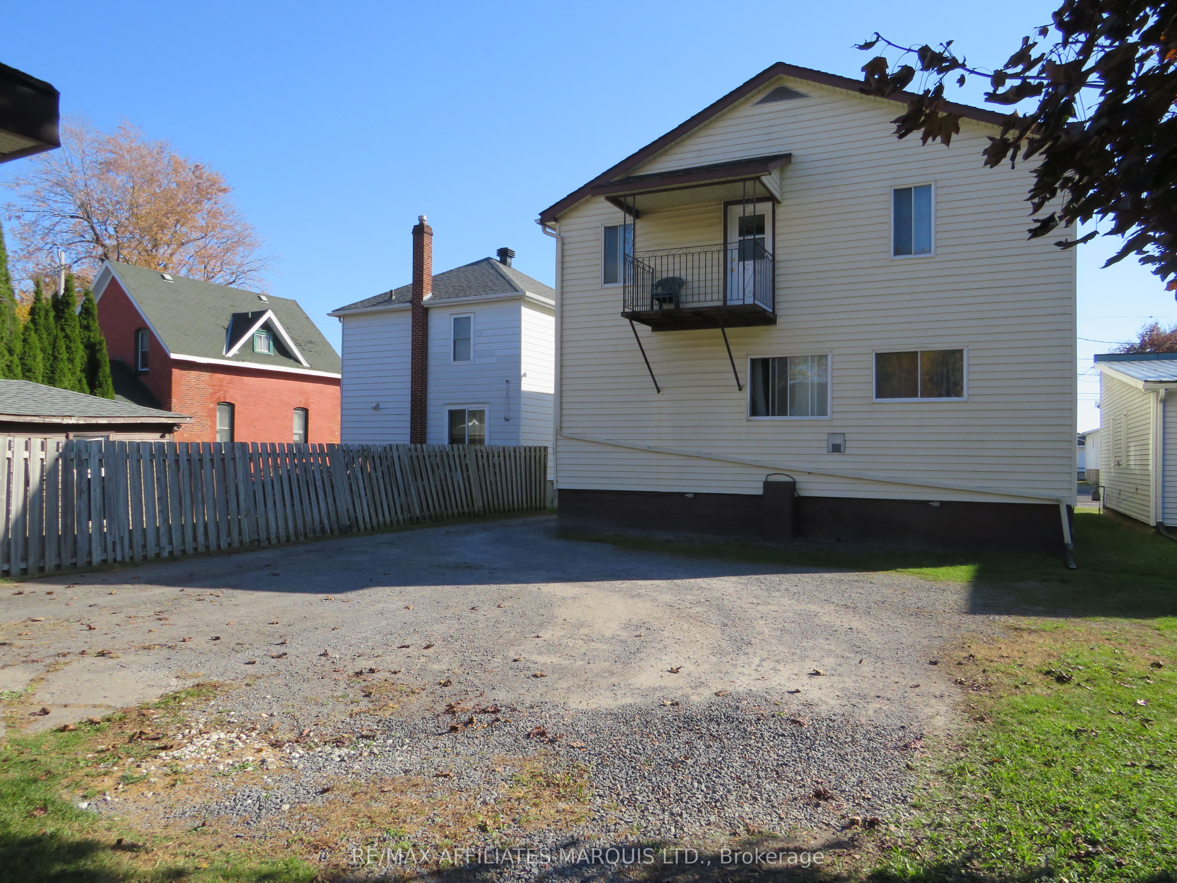 107 Seventh Street W Property Photo 6