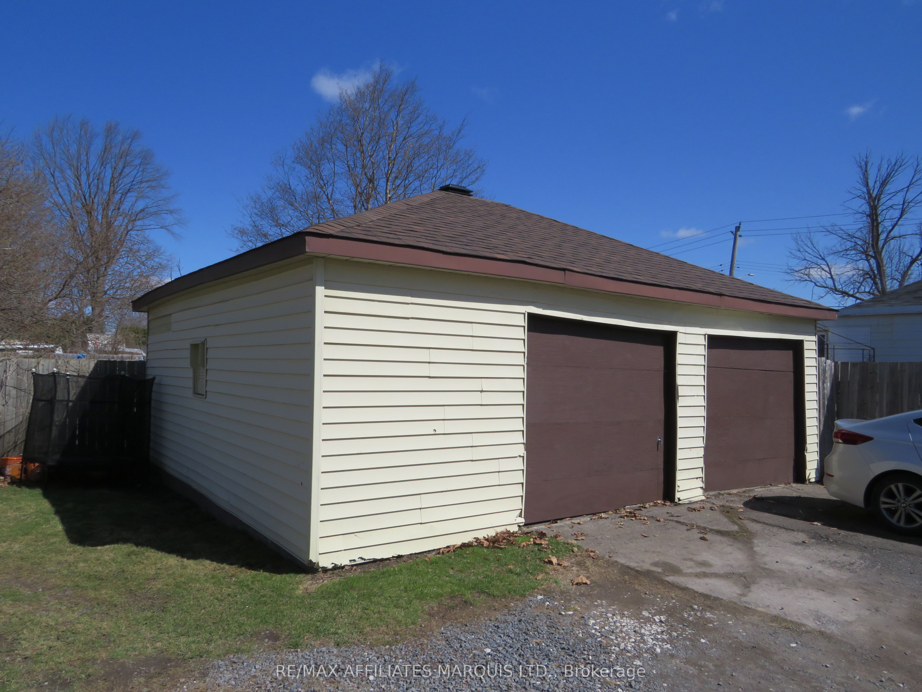 107 Seventh Street W Property Photo 8