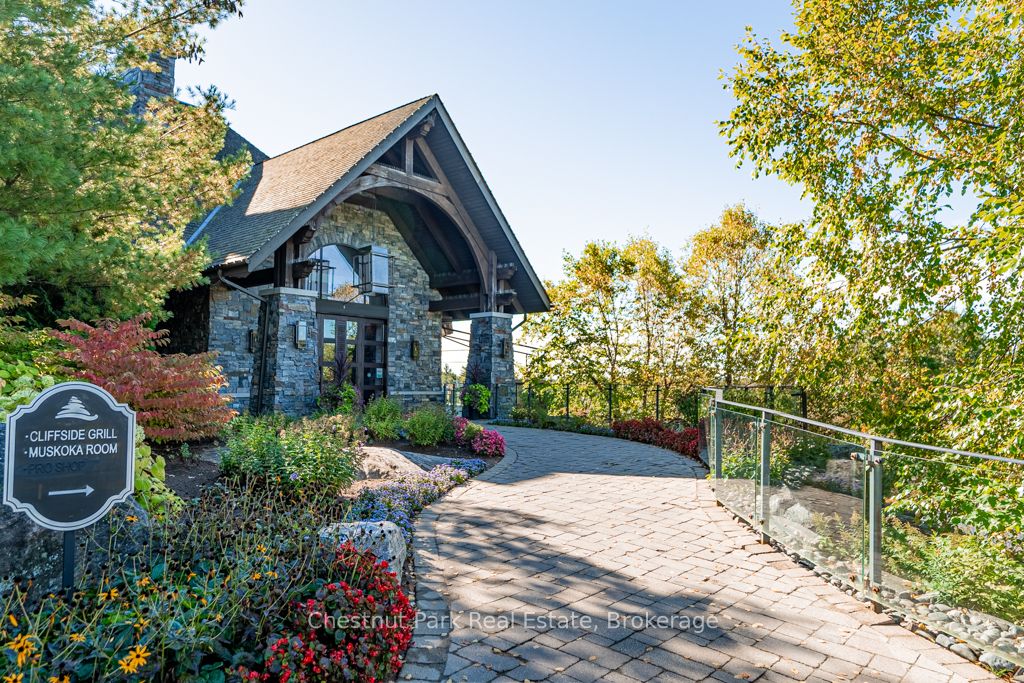10 Carrick Trail Property Photo 37