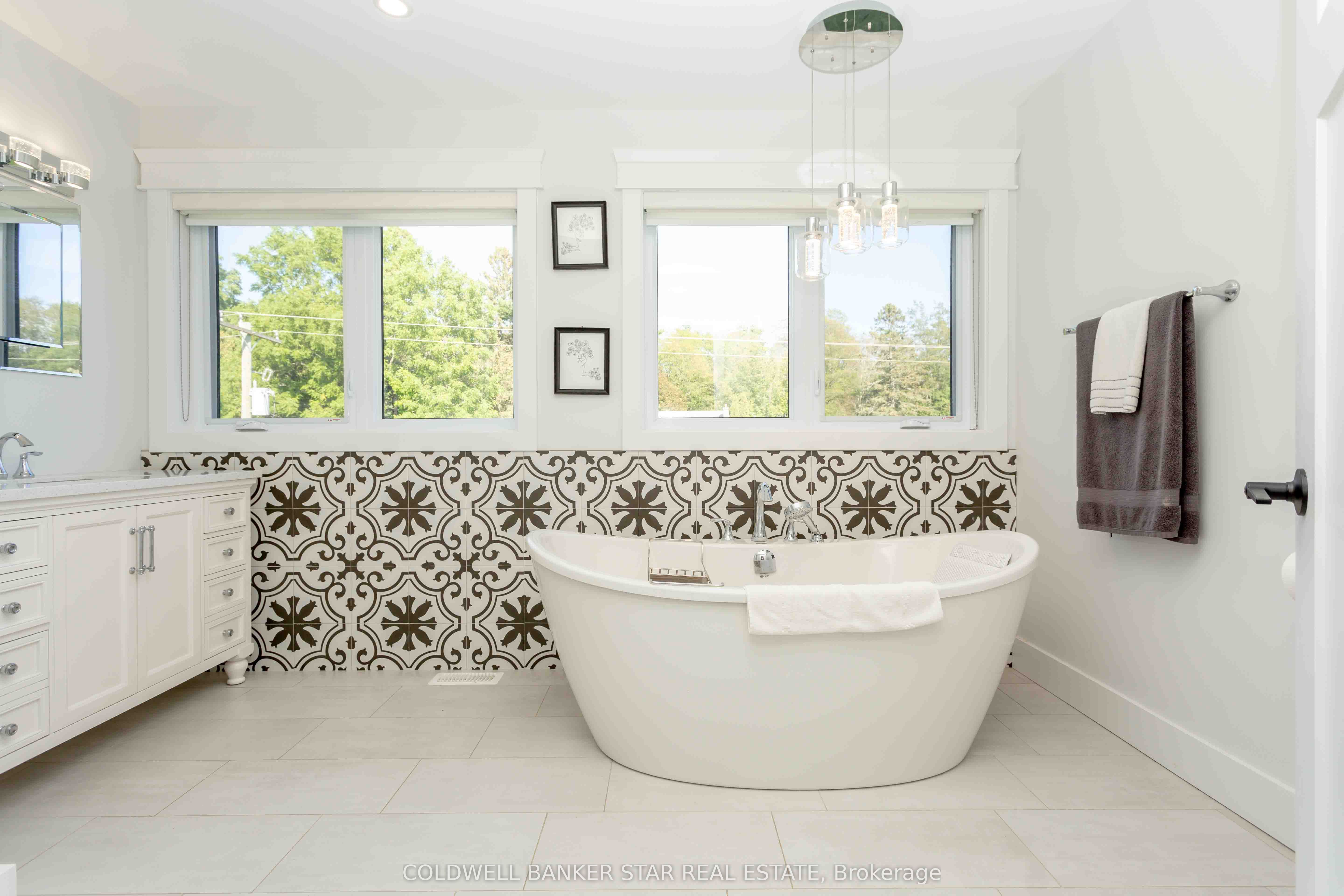 8037 Springwater Road Property Photo 28