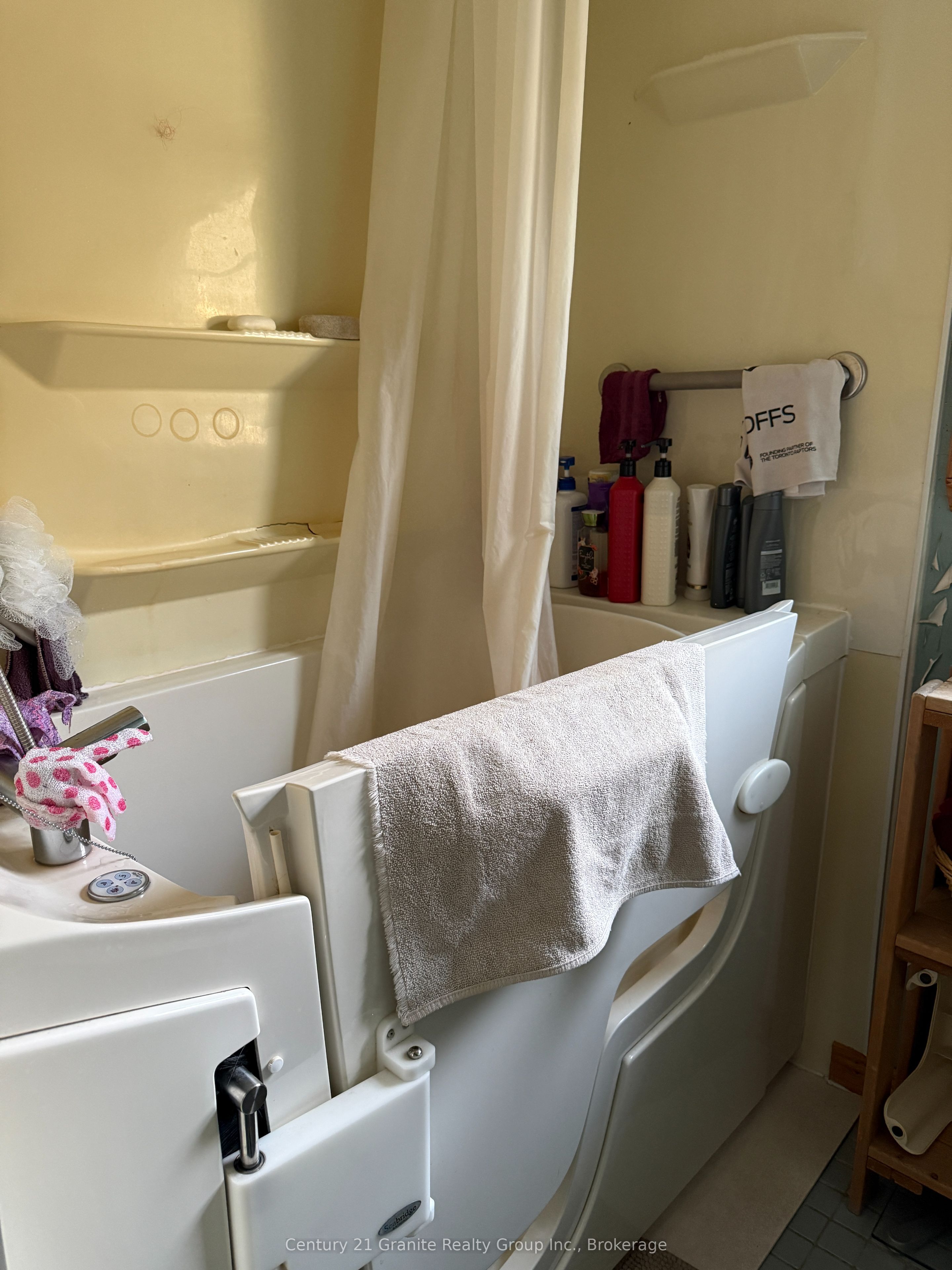 1028 Crabbe Lane Property Photo 14