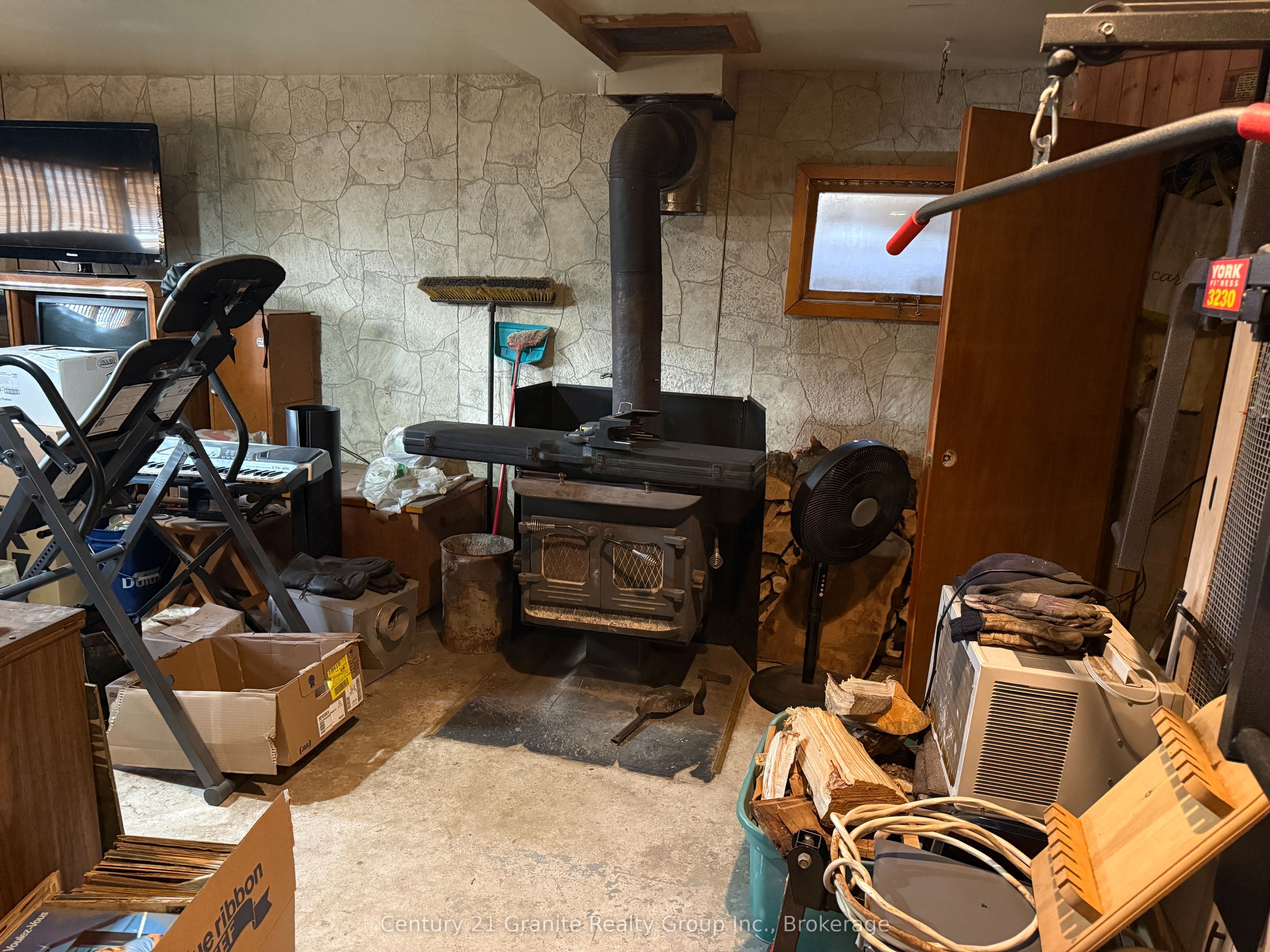 1028 Crabbe Lane Property Photo 19