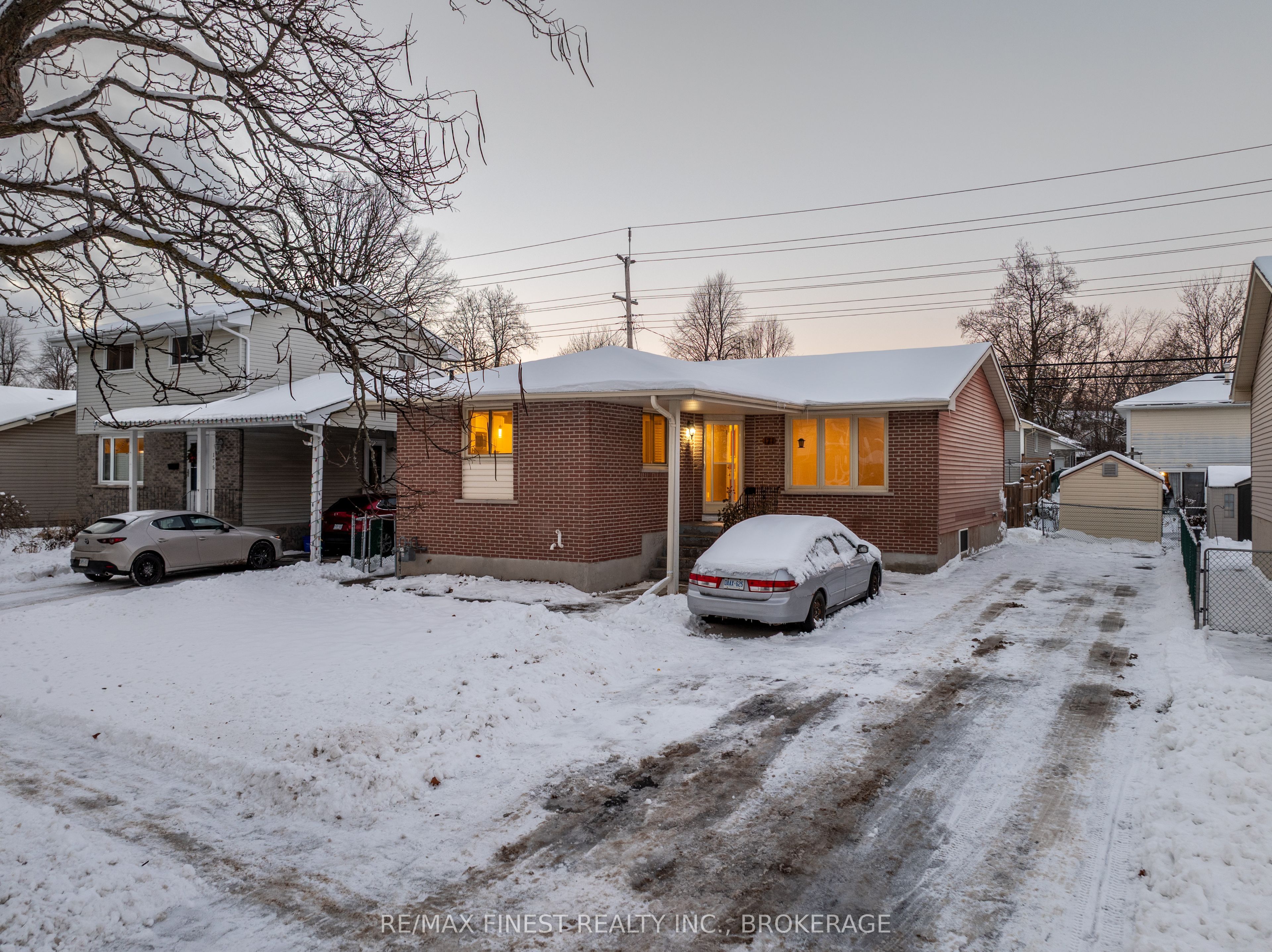 171 Sutherland Dr Property Photo 1