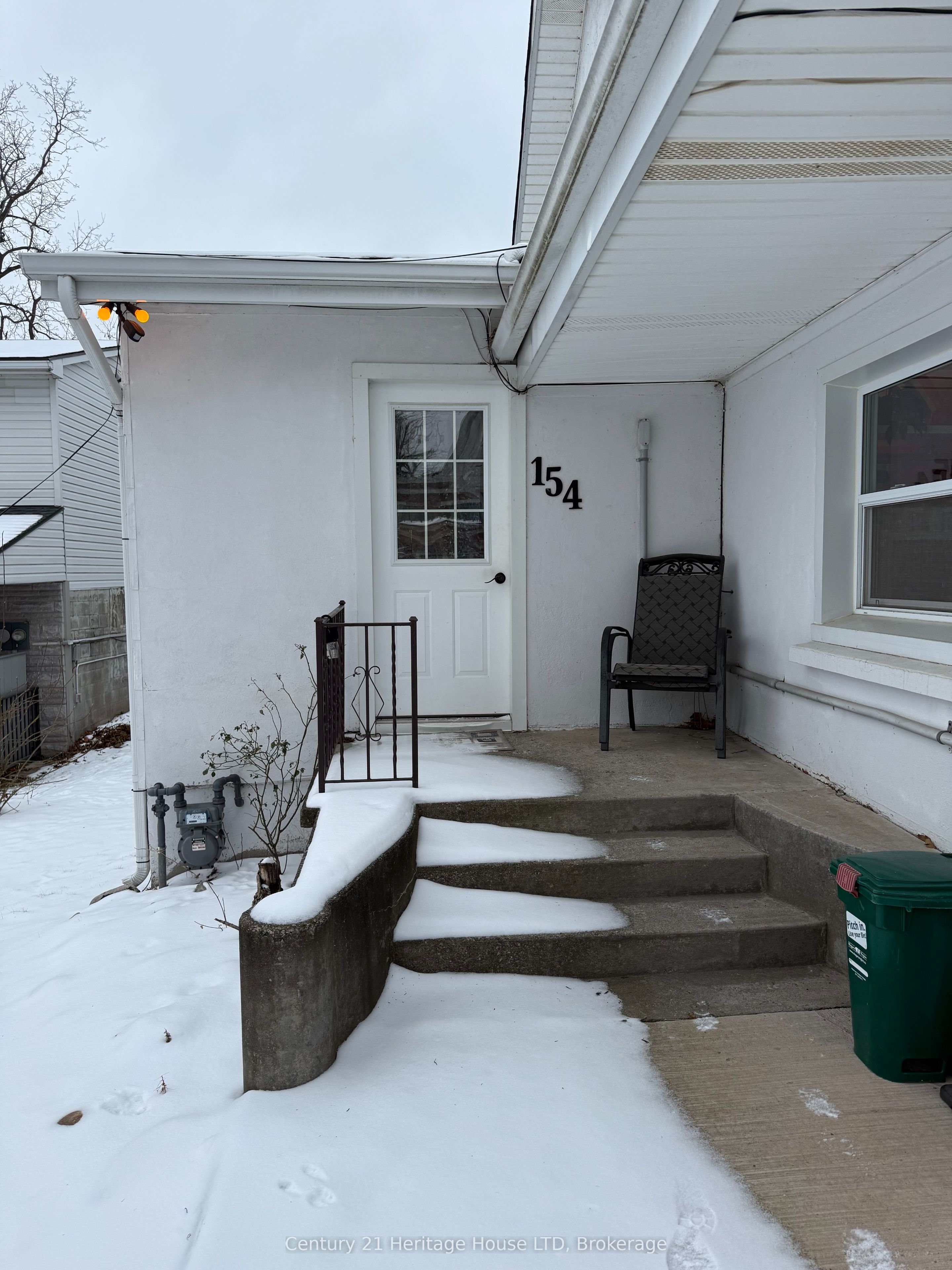 154 Ridge Road N Studio Property Photo 1