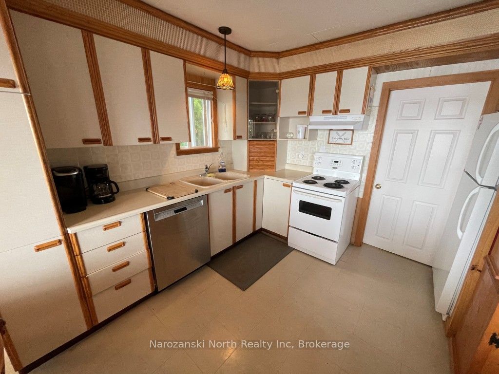 151b Du Lac Avenue Property Photo 10