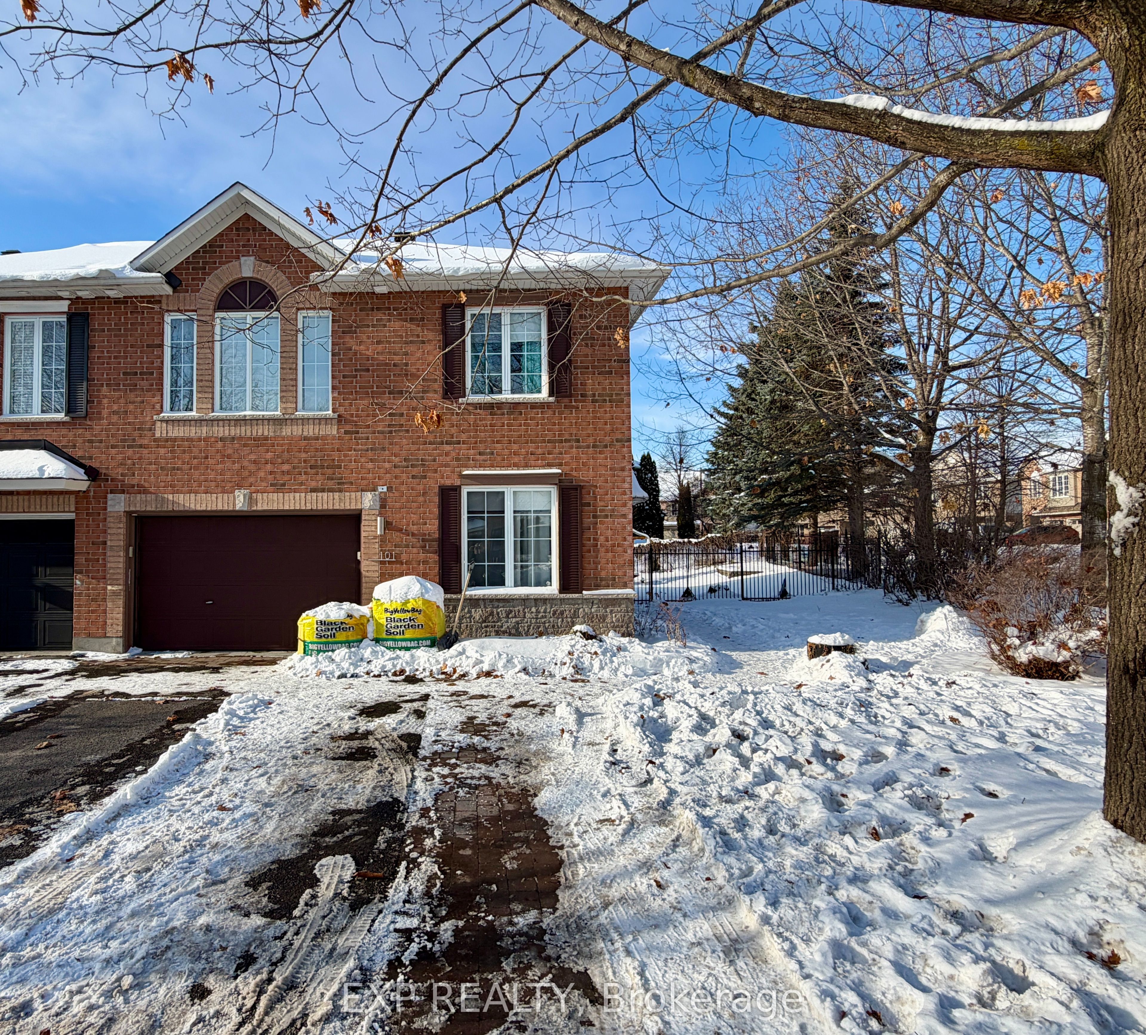 101 Macassa Cir Property Photo 1