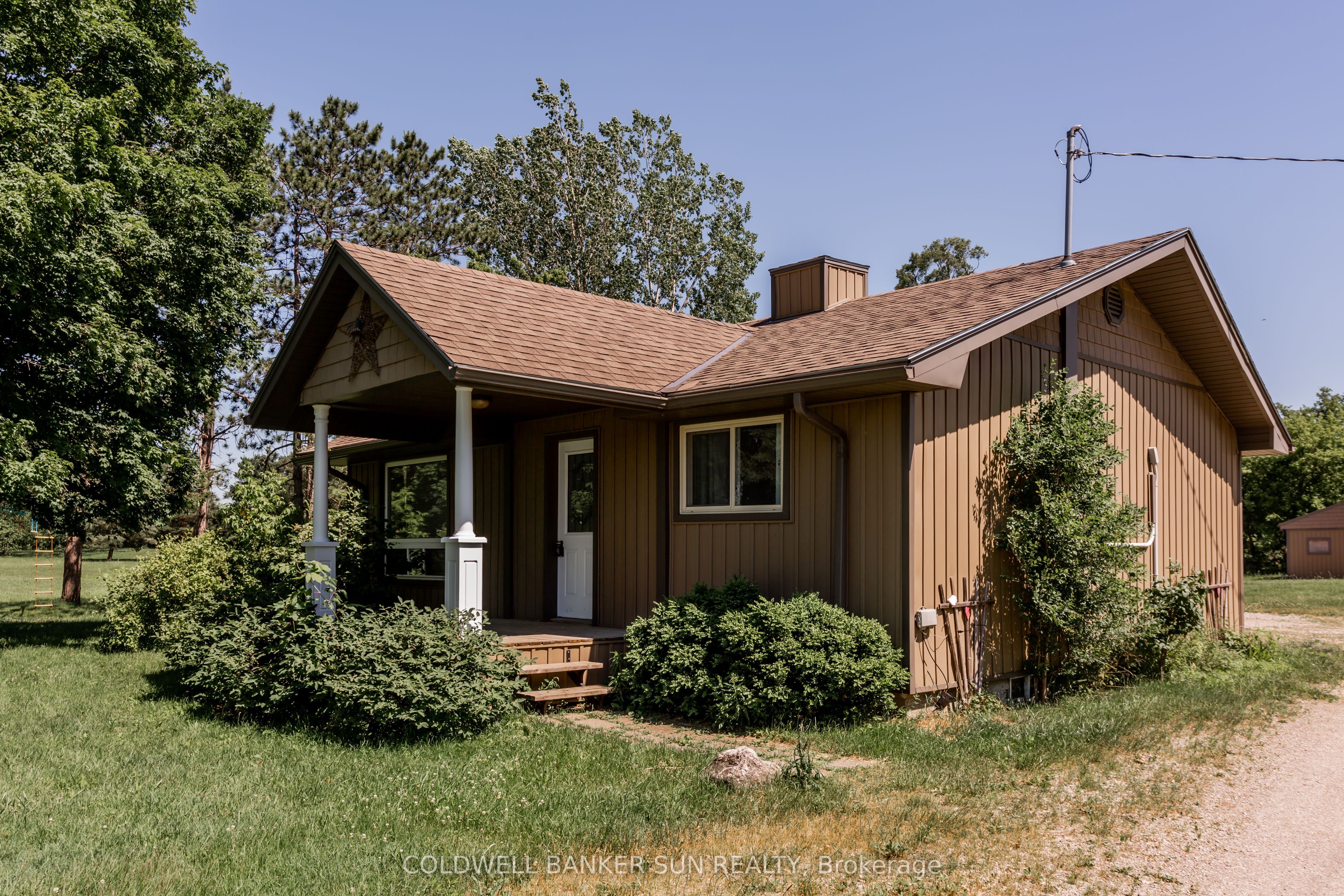 686078 Oxford Rd 2 Road Property Photo 1