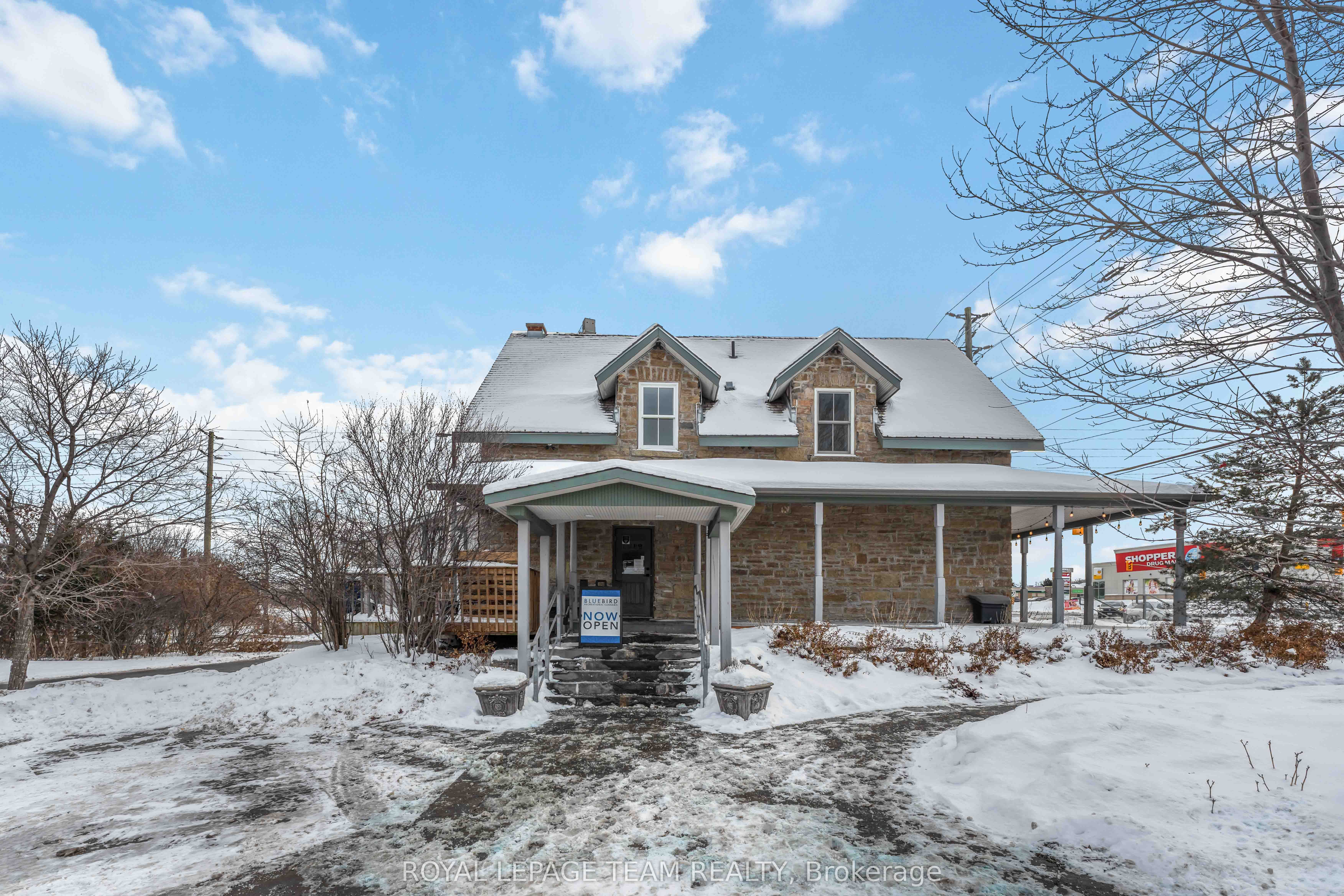 806 March Road E Property Photo 29