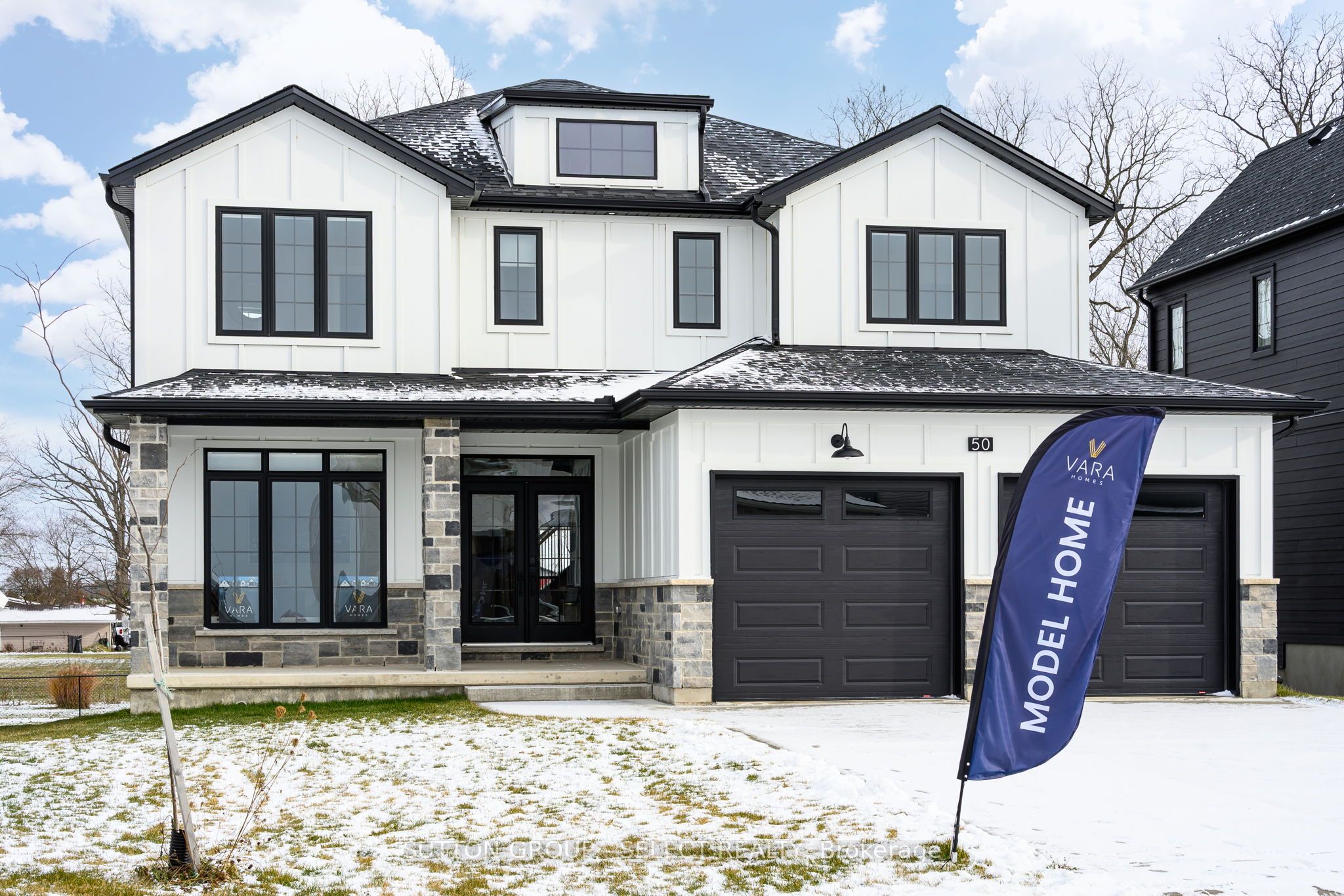 50 Royal Cres Property Photo 1