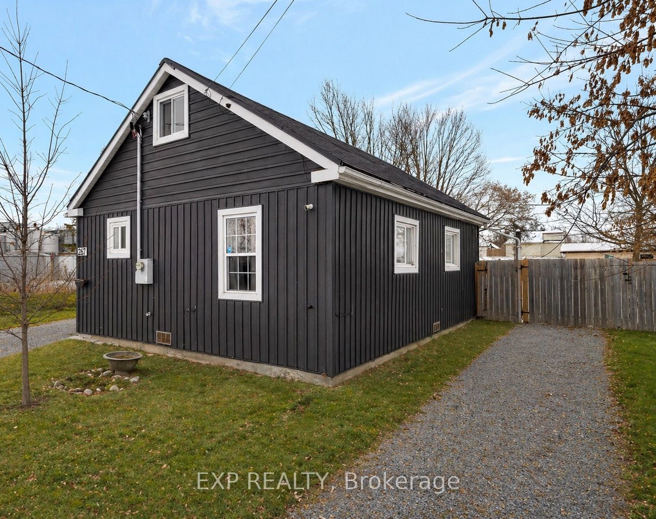 267 Station Street Property Photo 1