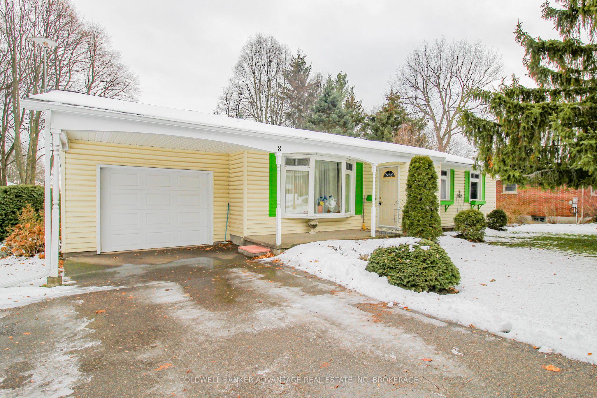 8 Bigelow Cres Property Photo 1