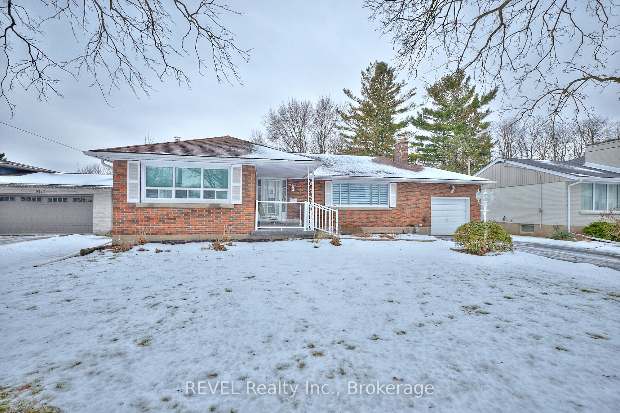 6361 Clare Crescent Property Photo 1