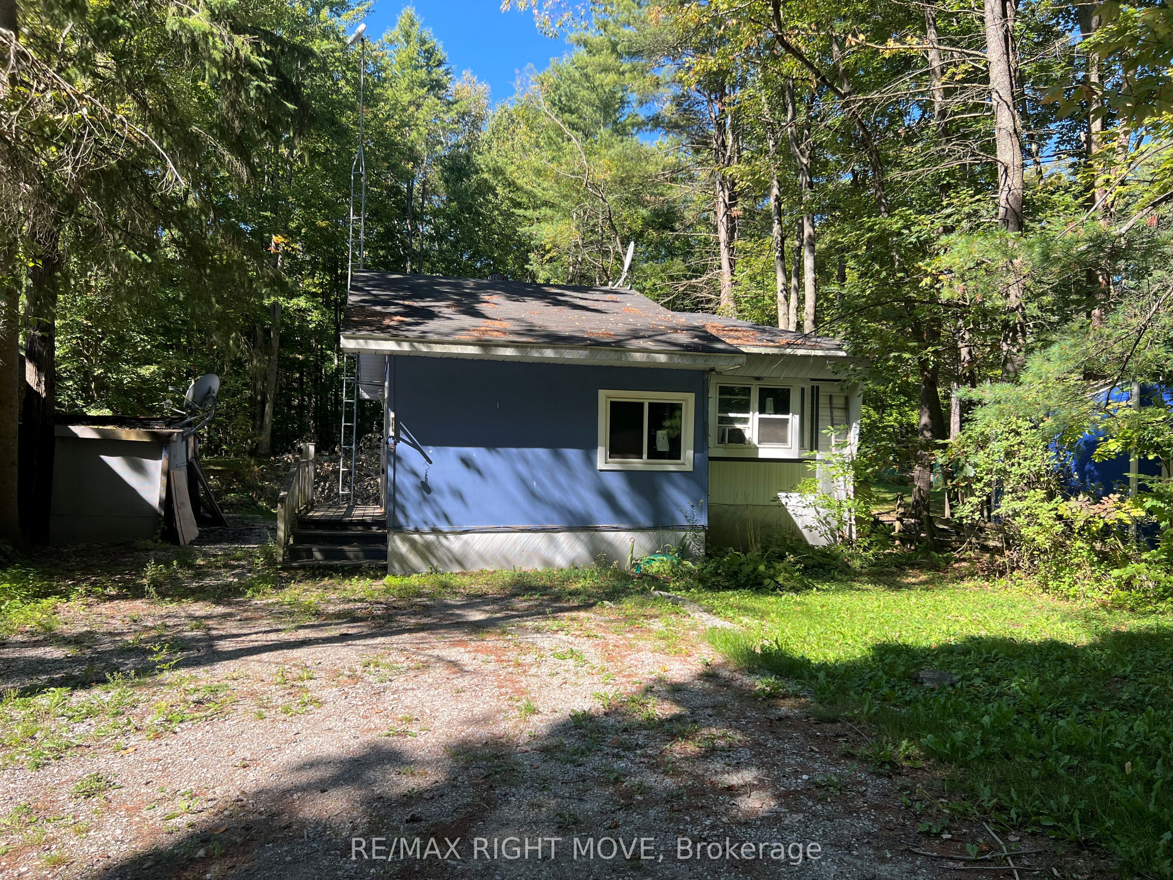 1052 4 Seasons Road Property Photo 1