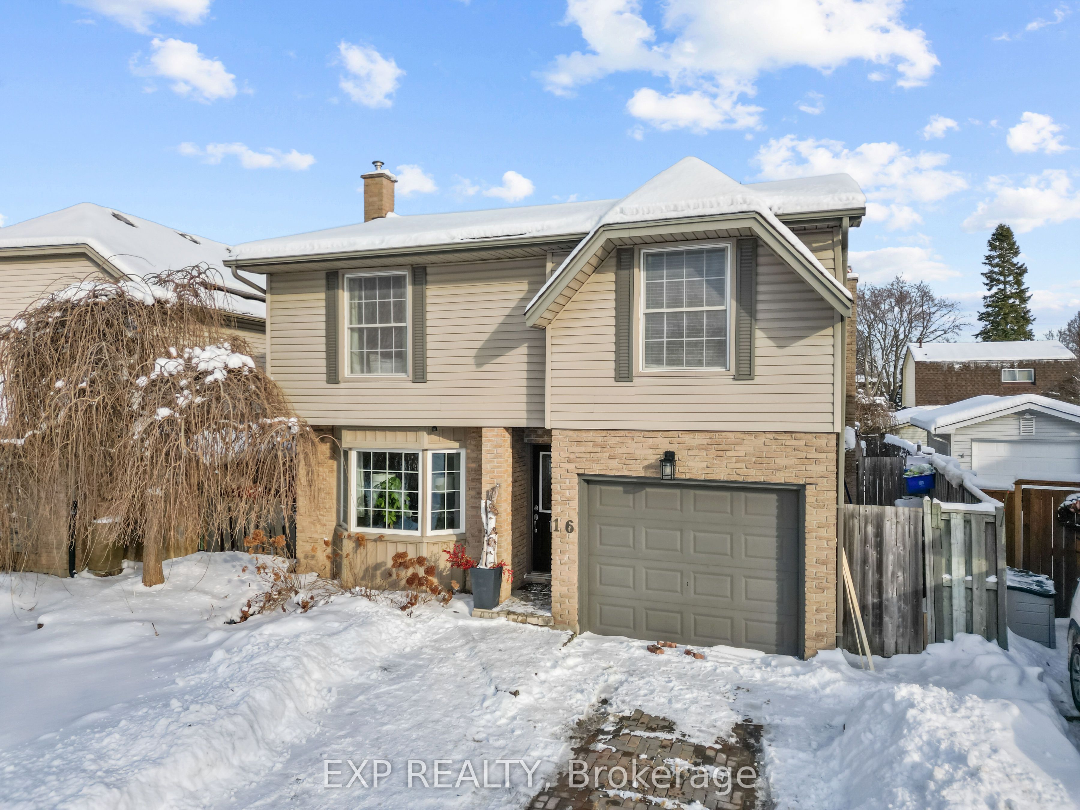 16 Edmunds Crescent