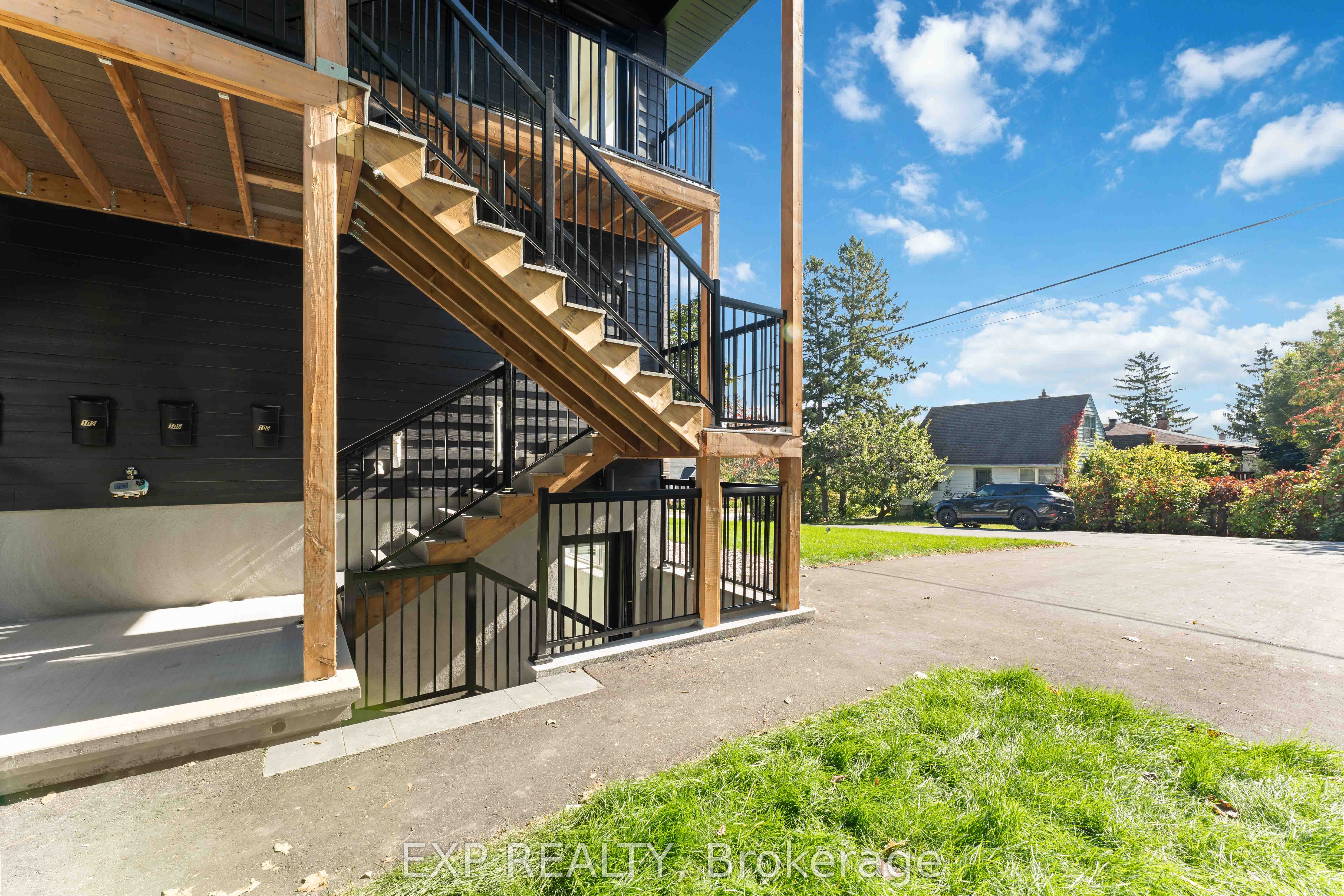 844 Connaught Avenue Property Photo 1