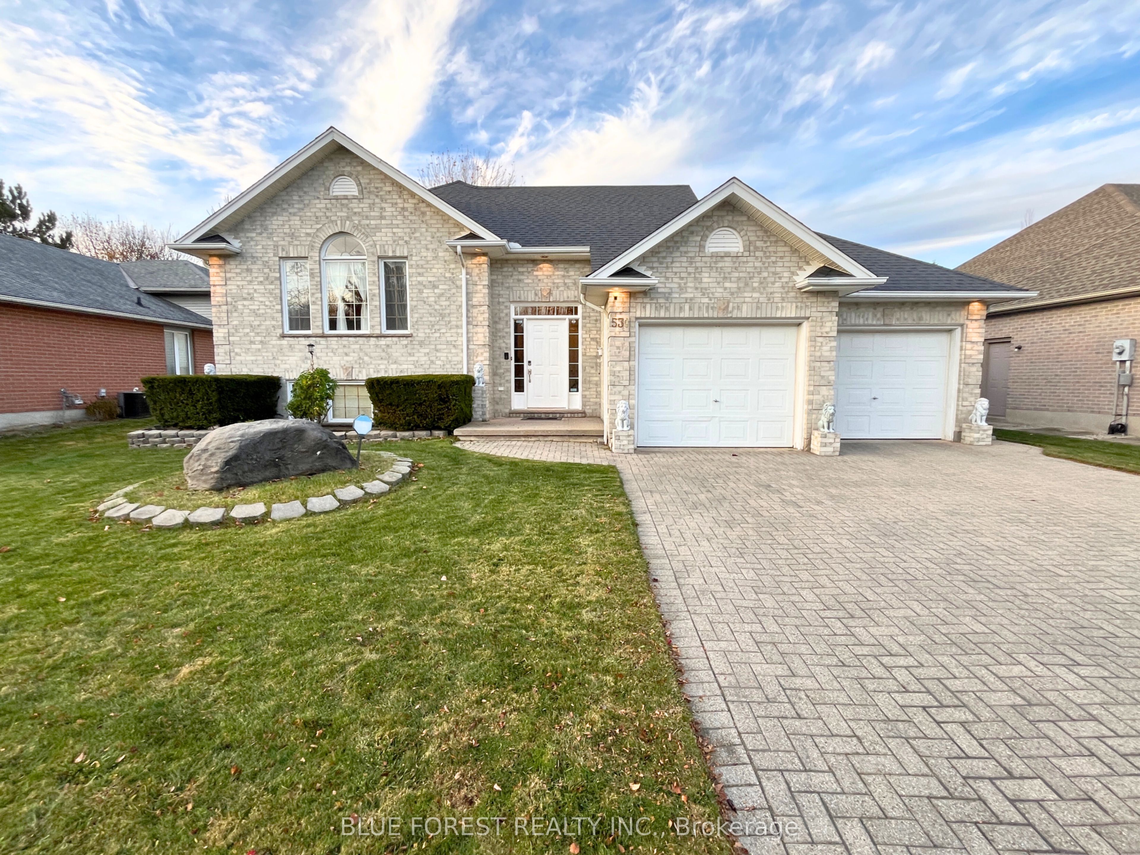 531 Ambleside Drive Property Photo 1