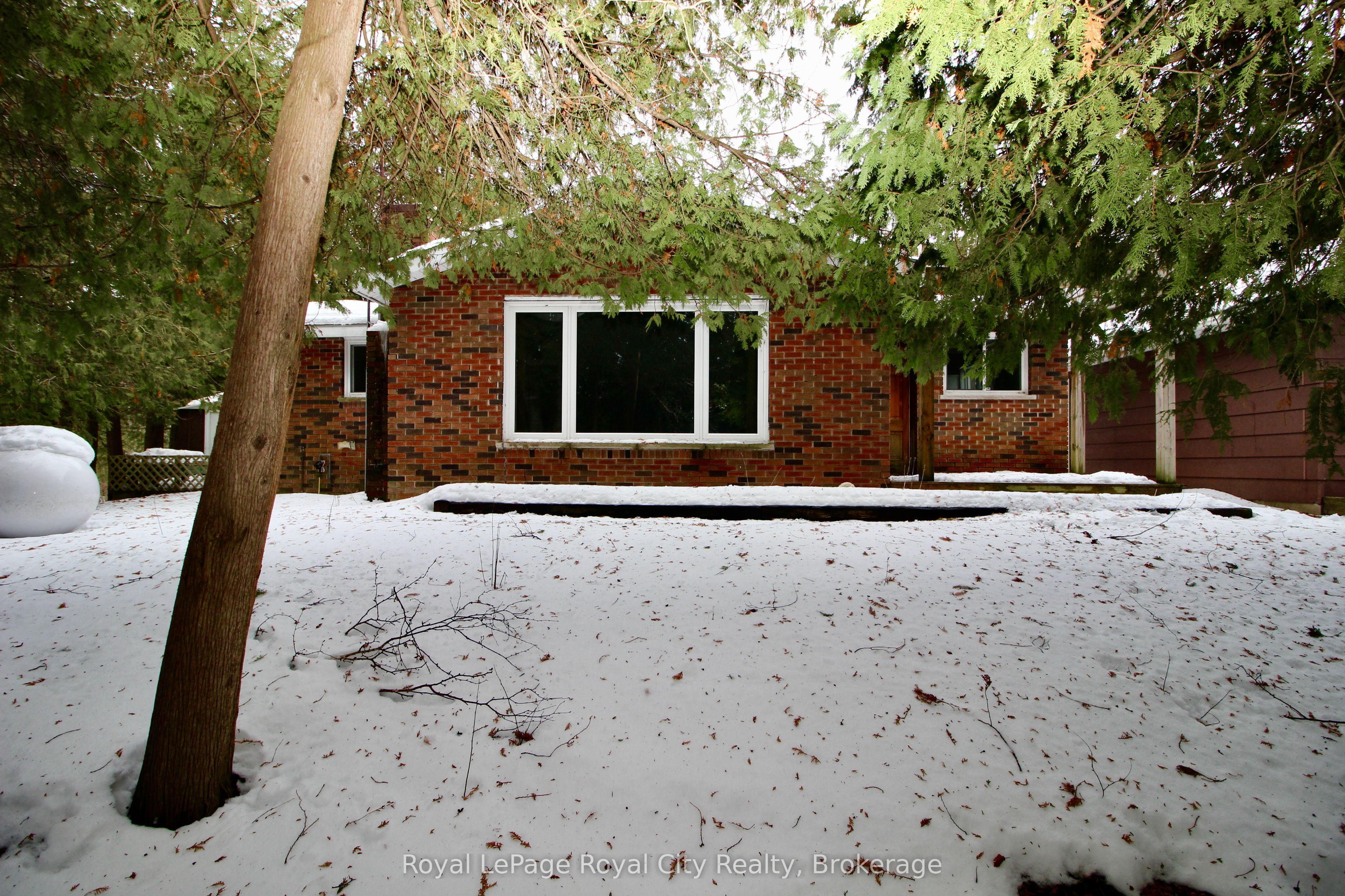 4616 6 Highway Property Photo 1