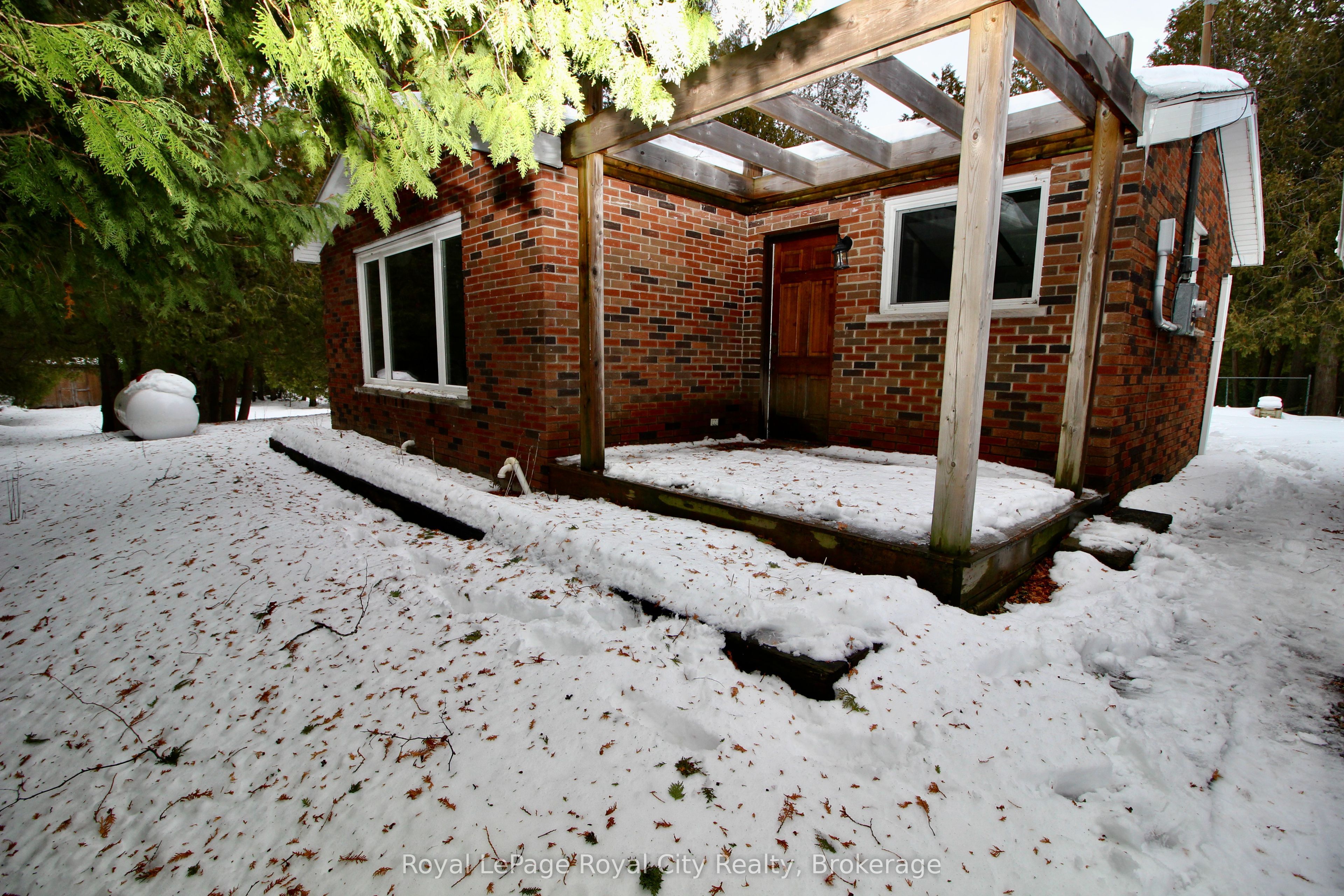 4616 6 Highway Property Photo 2